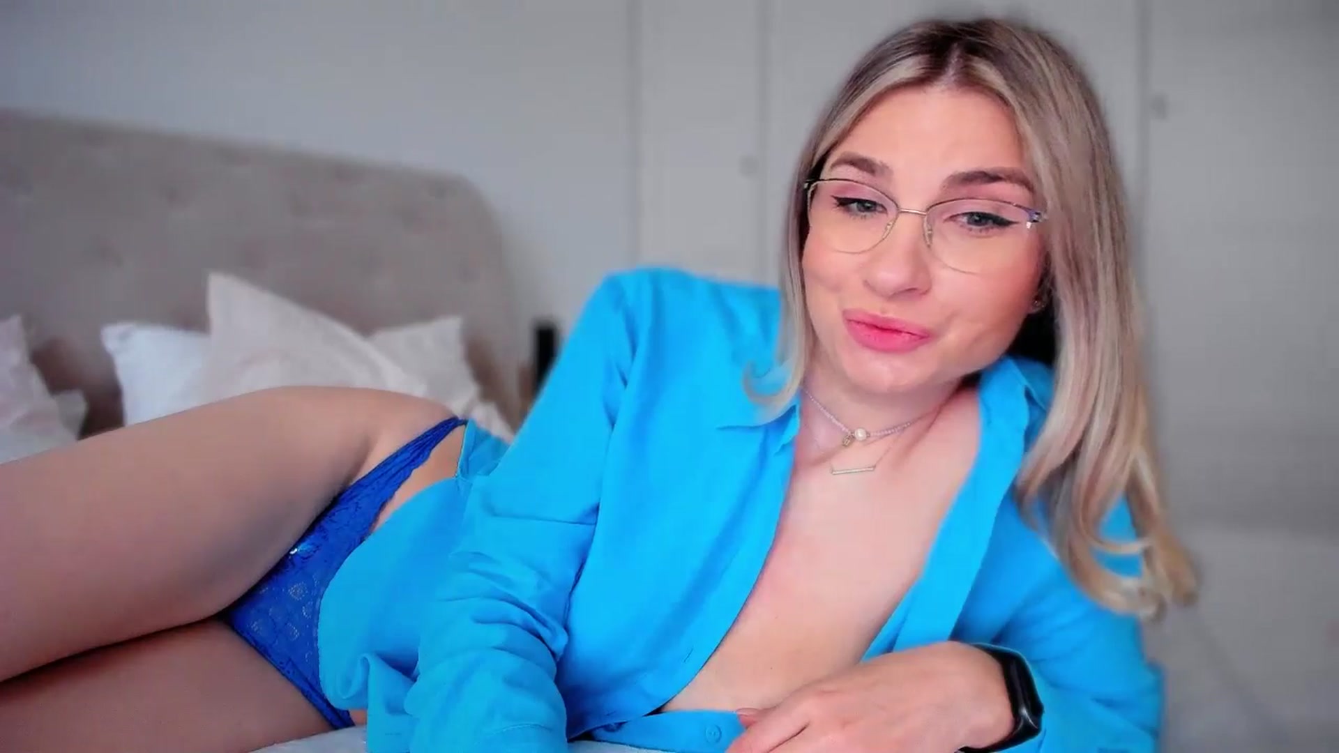 Gallery image thumbnail from AlyMiss's myfreecams stream on, 04/10/2026, 09:28 image 13 of 20