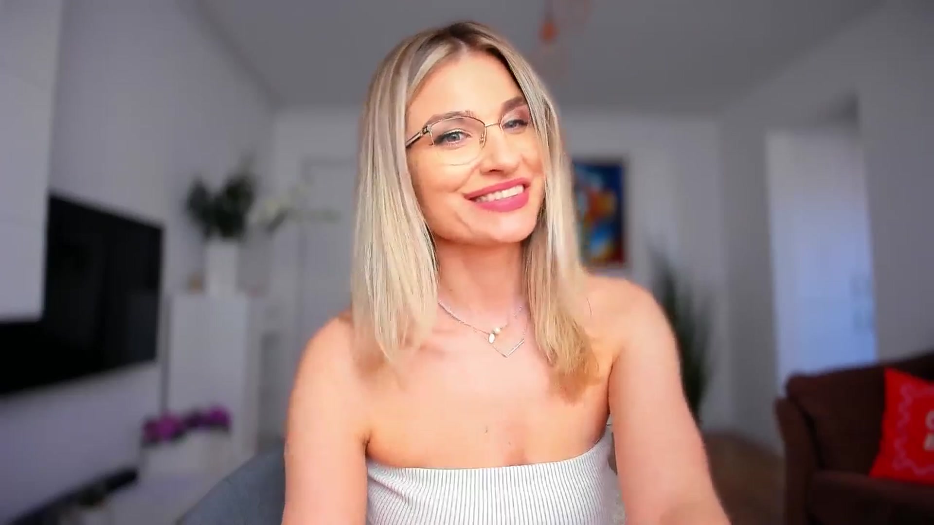 Gallery image thumbnail from AlyMiss's myfreecams stream on, 04/23/2026, 08:09 image 20 of 20