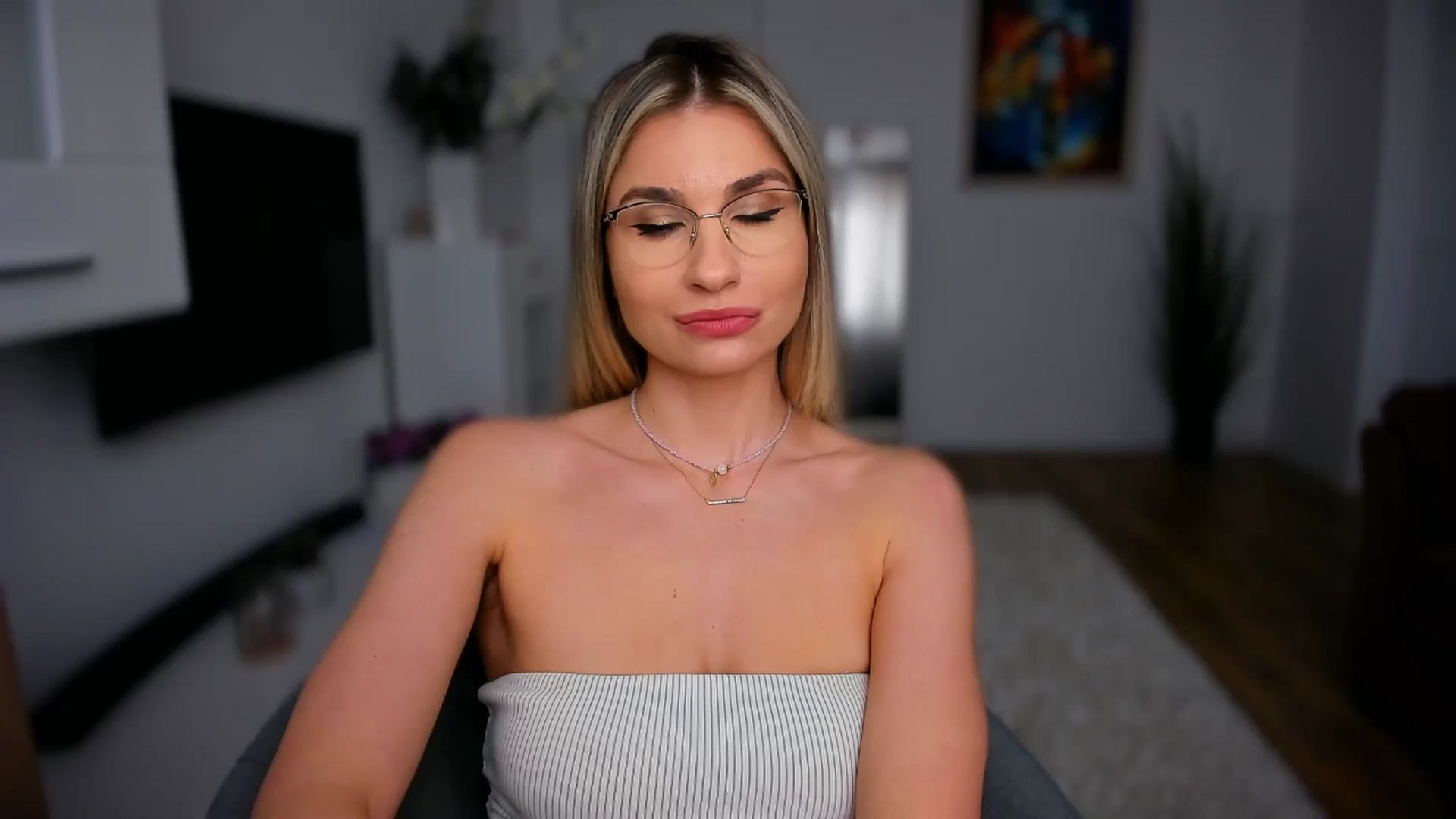 Gallery image thumbnail from AlyMiss's myfreecams stream on, 04/23/2026, 09:10 image 5 of 20