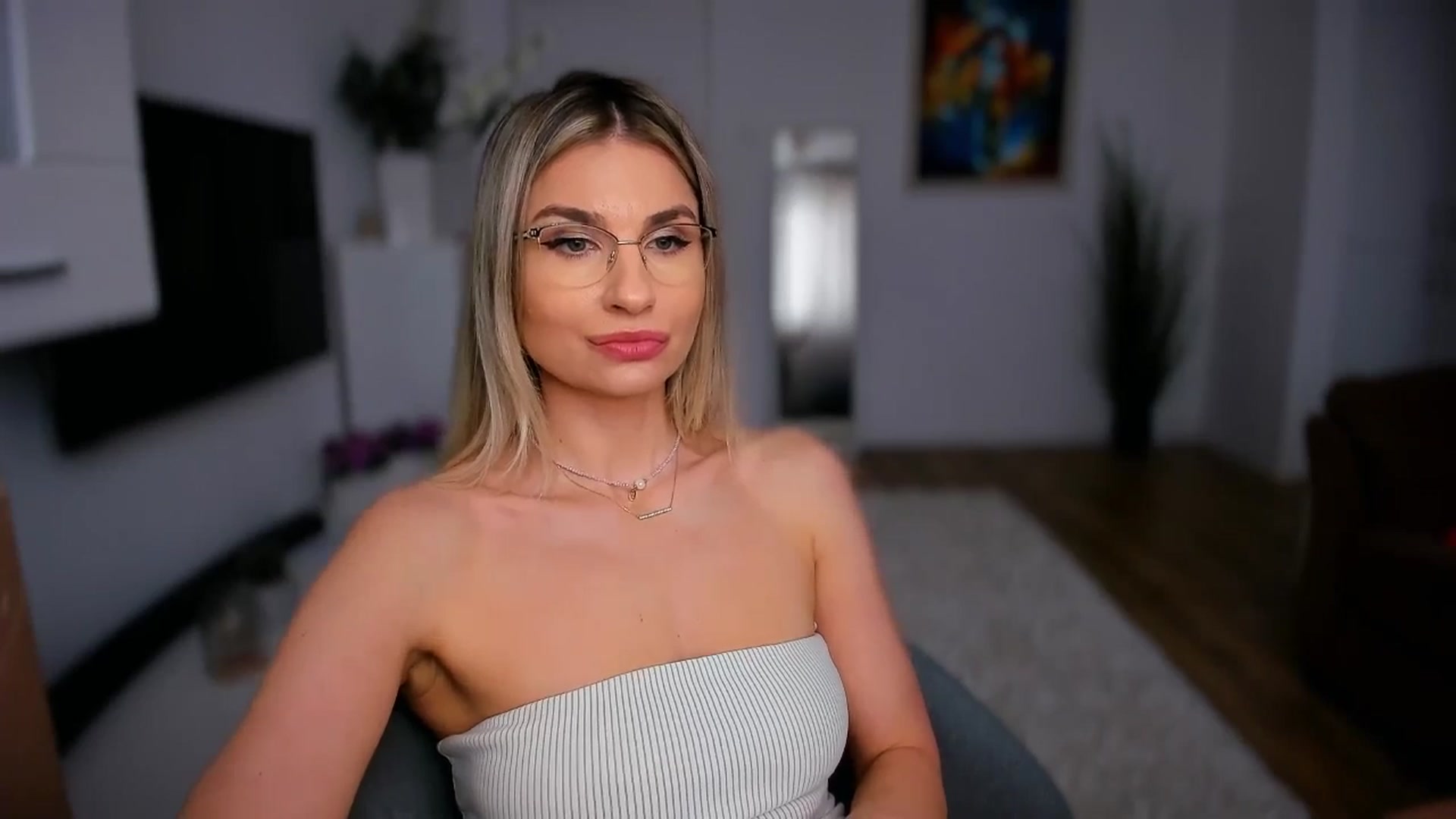 Gallery image thumbnail from AlyMiss's myfreecams stream on, 04/23/2026, 09:10 image 13 of 20