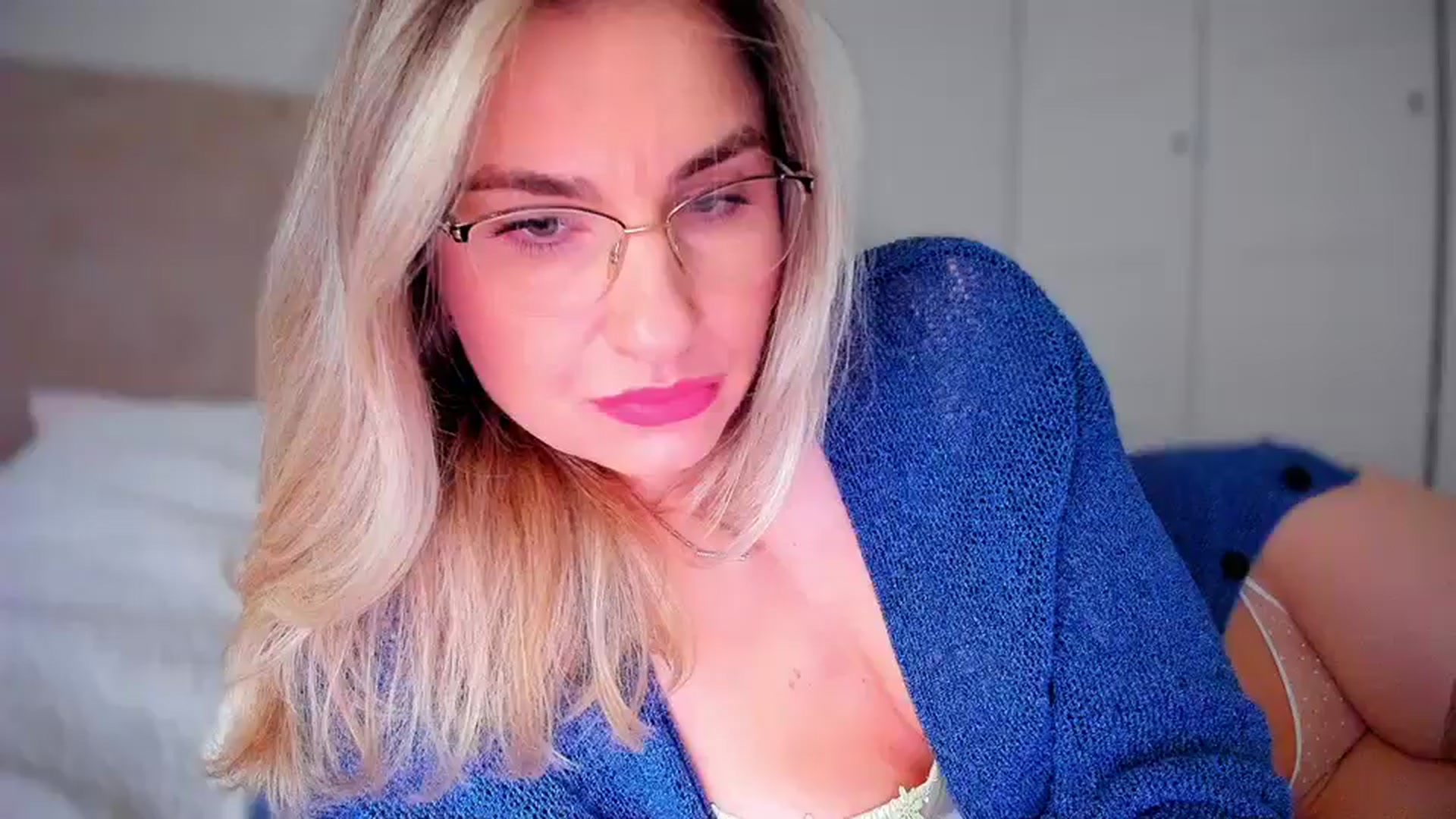 Gallery image thumbnail from AlyMiss's myfreecams stream on, 04/30/2026, 08:59 image 11 of 20