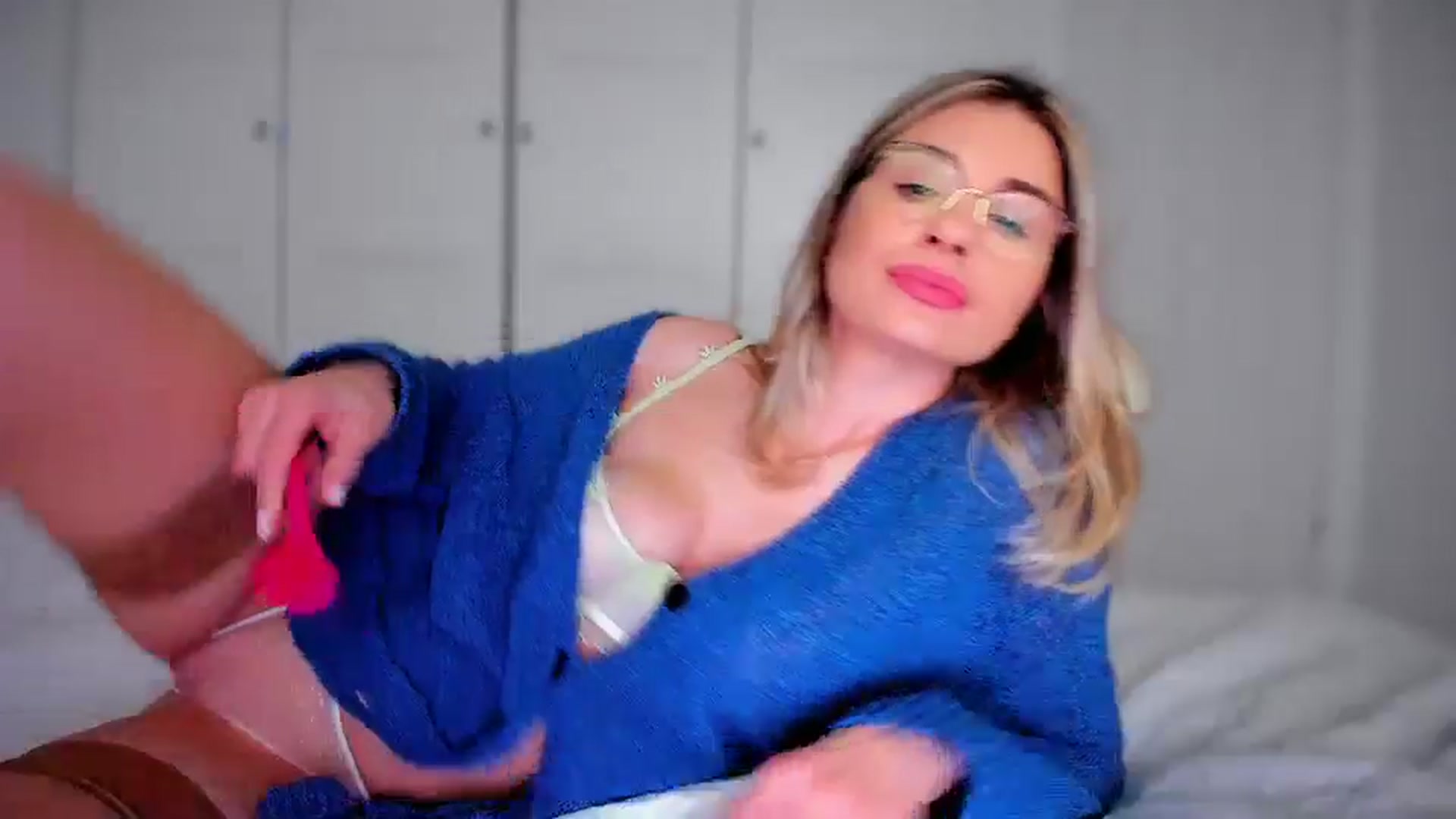 Gallery image thumbnail from AlyMiss's myfreecams stream on, 04/30/2026, 09:55 image 8 of 20