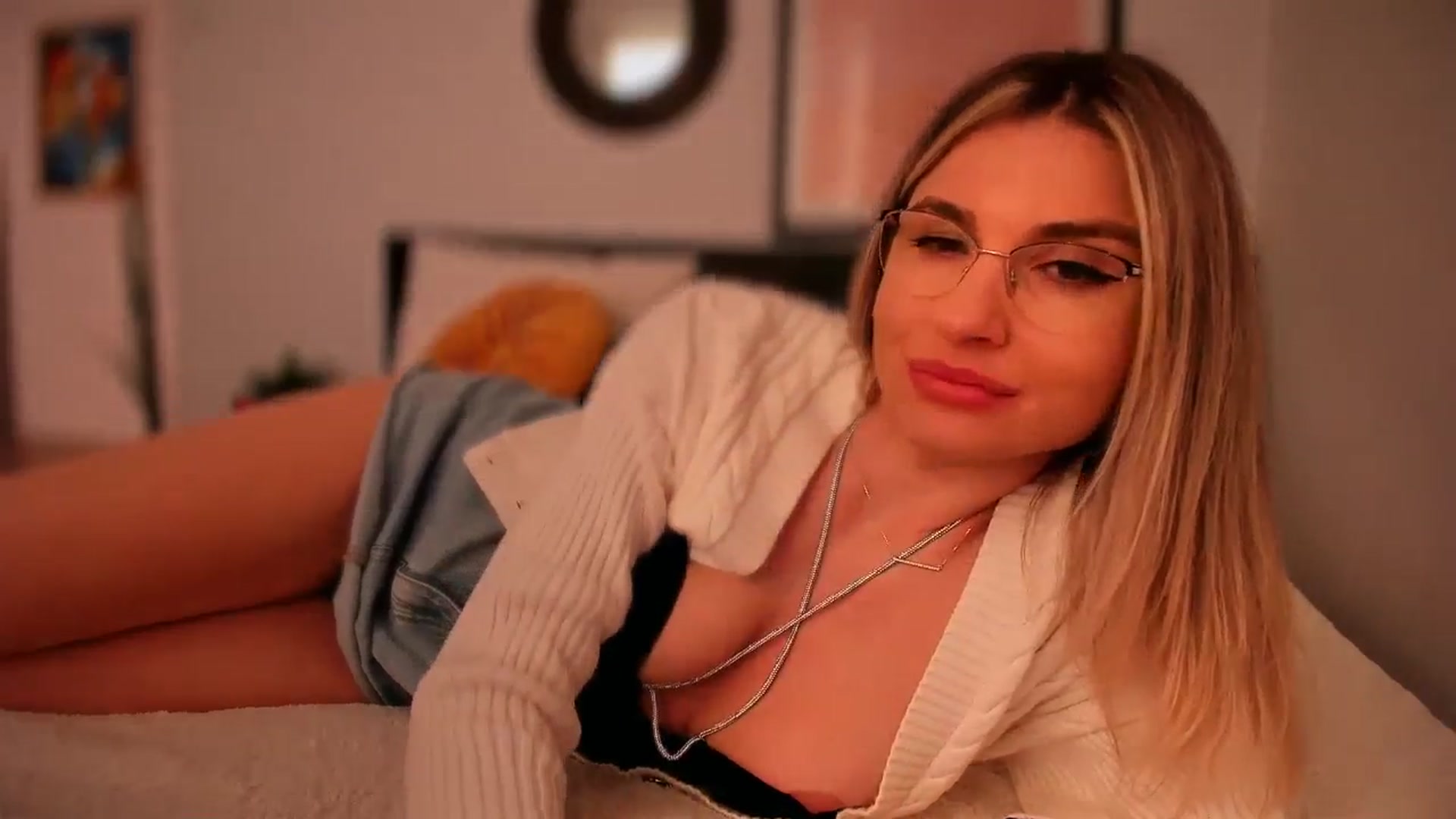 Gallery image thumbnail from AlyMiss's myfreecams stream on, 05/03/2026, 17:12 image 8 of 20