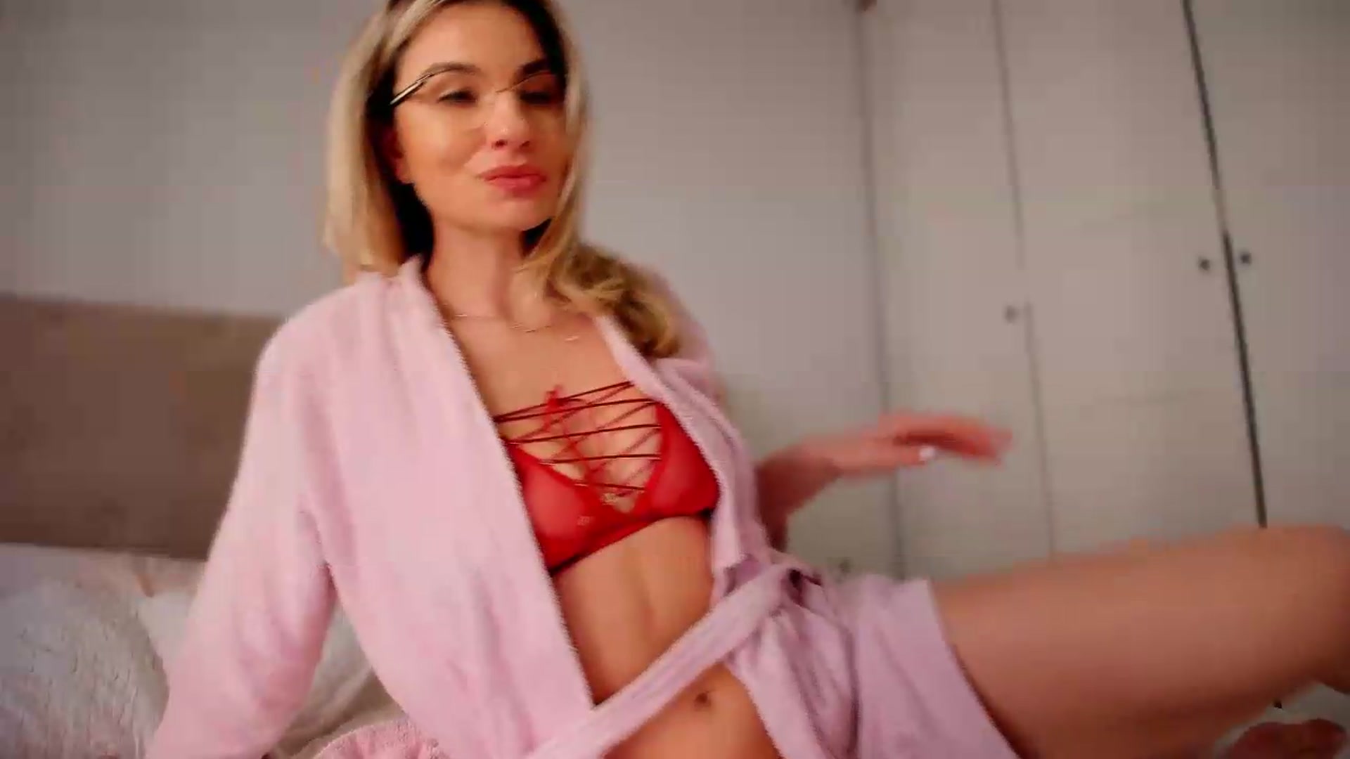 Gallery image thumbnail from AlyMiss's myfreecams stream on, 05/07/2026, 13:32 image 6 of 20