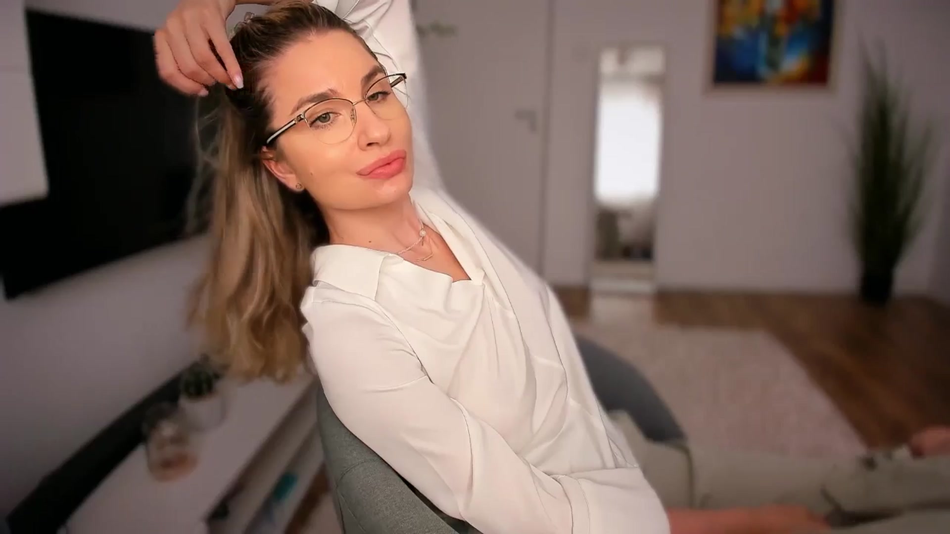 Gallery image thumbnail from AlyMiss's myfreecams stream on, 05/08/2026, 13:12 image 10 of 20