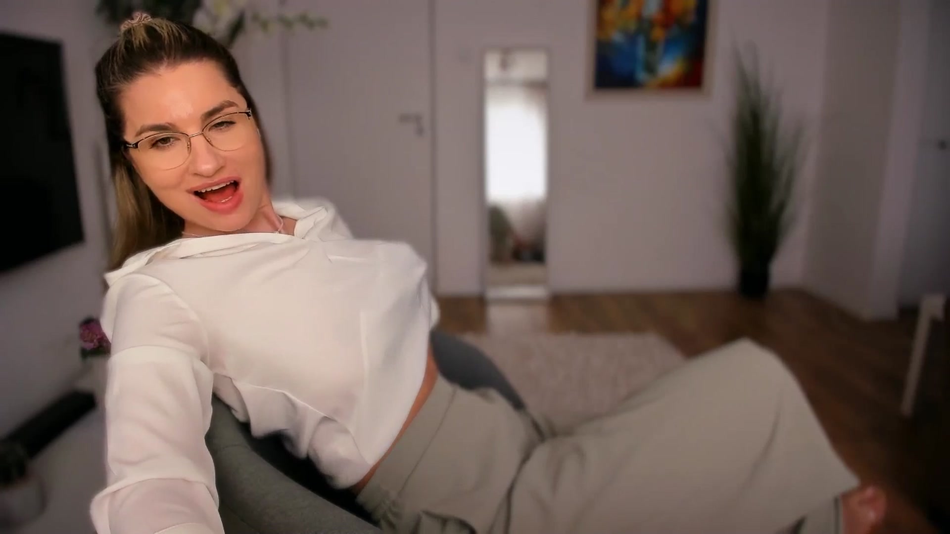 Gallery image thumbnail from AlyMiss's myfreecams stream on, 05/08/2026, 13:12 image 8 of 20