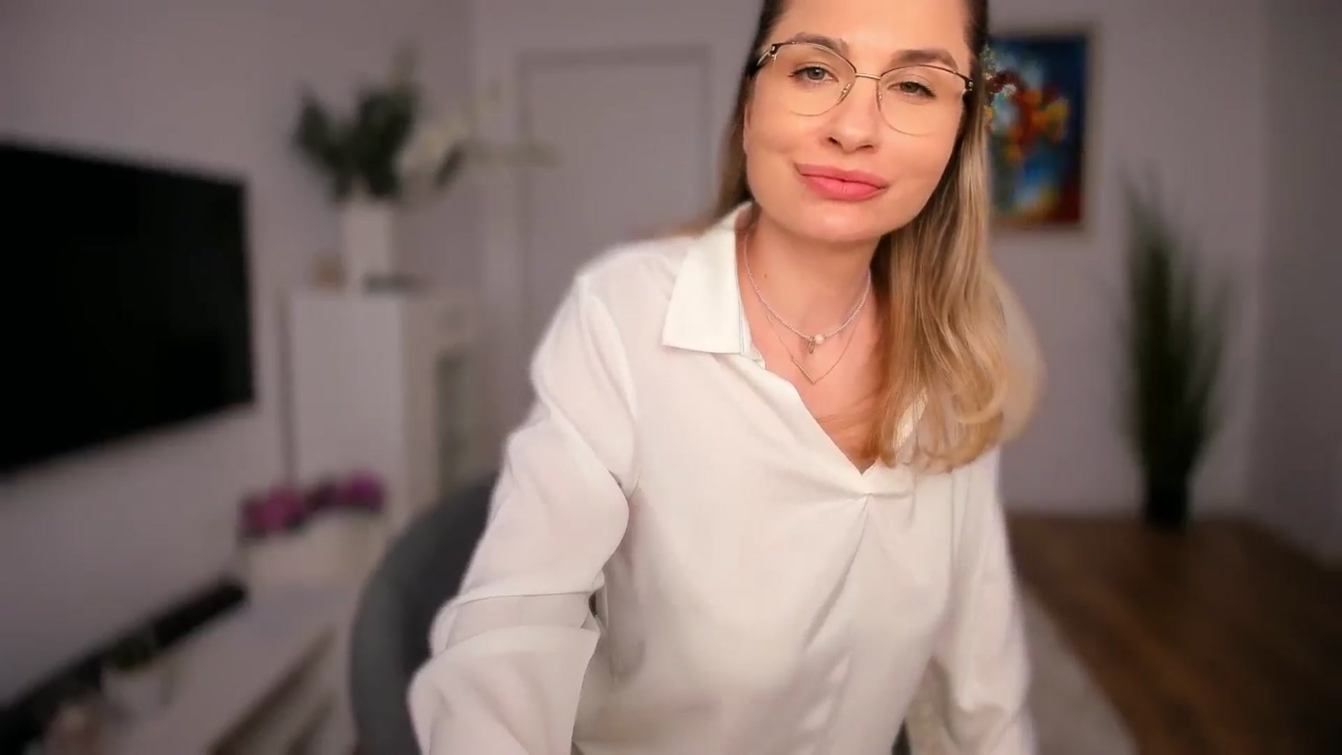 Gallery image thumbnail from AlyMiss's myfreecams stream on, 05/08/2026, 13:12 image 5 of 20