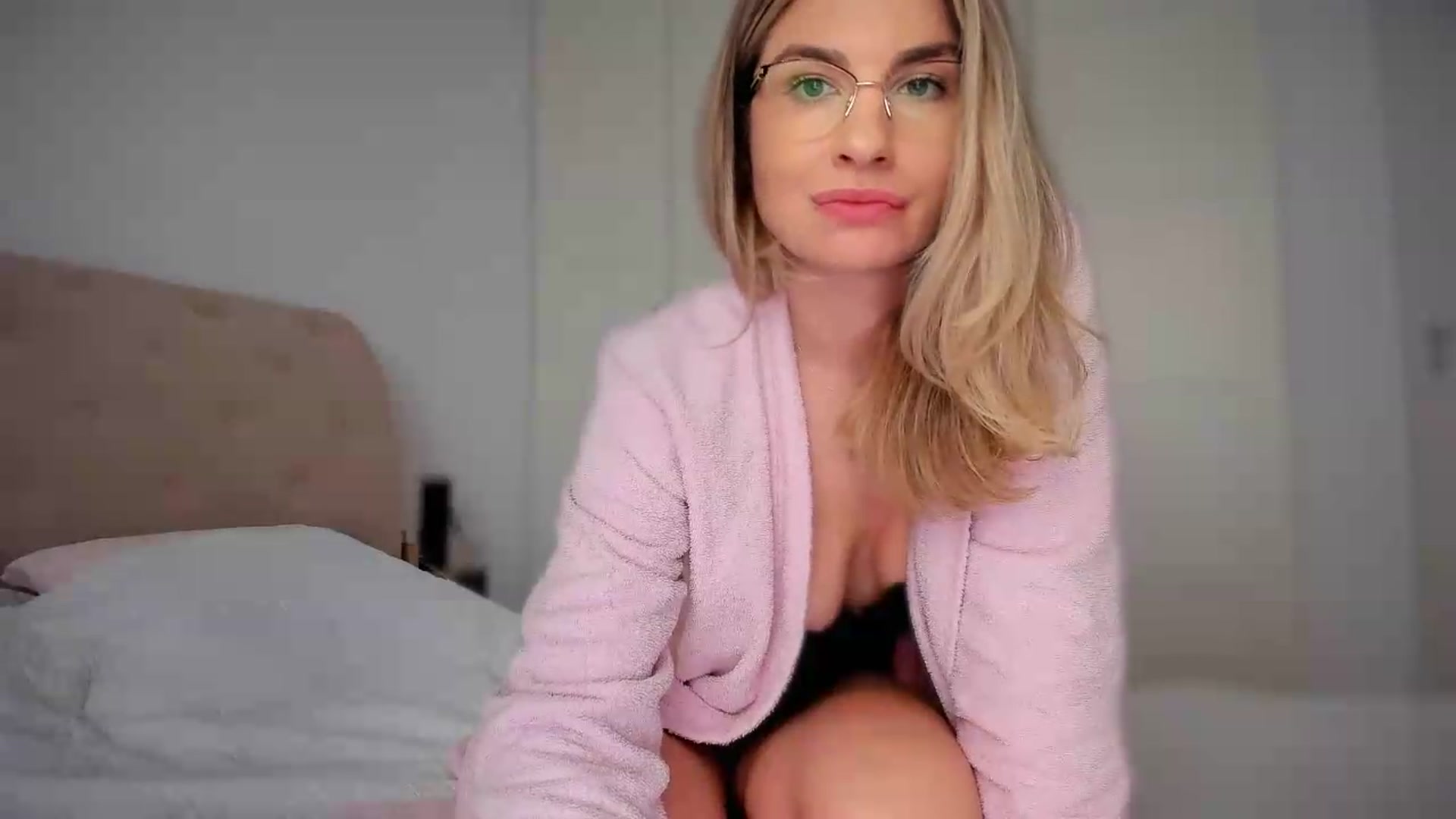 Gallery image thumbnail from AlyMiss's myfreecams stream on, 05/13/2026, 09:14 image 19 of 20