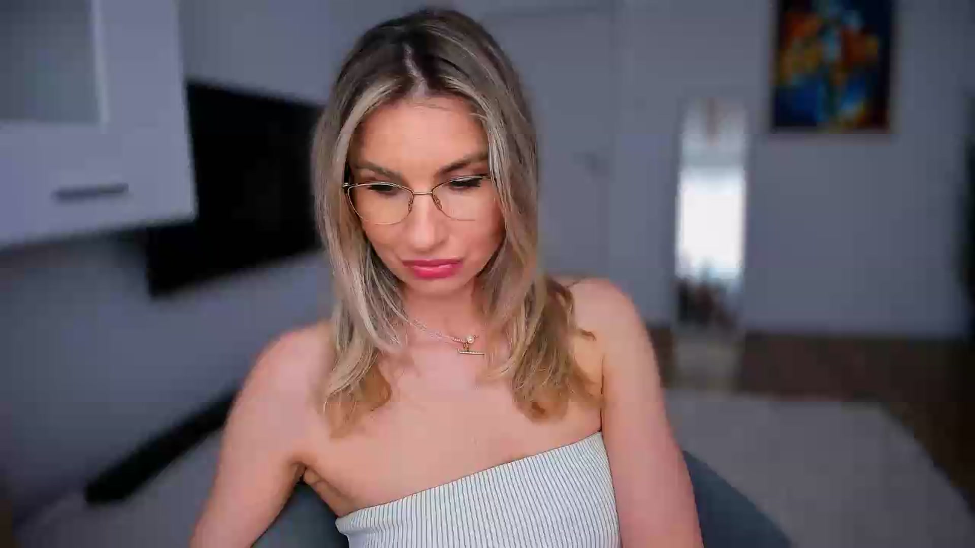Gallery image thumbnail from AlyMiss's myfreecams stream on, 05/15/2026, 08:34 image 3 of 20