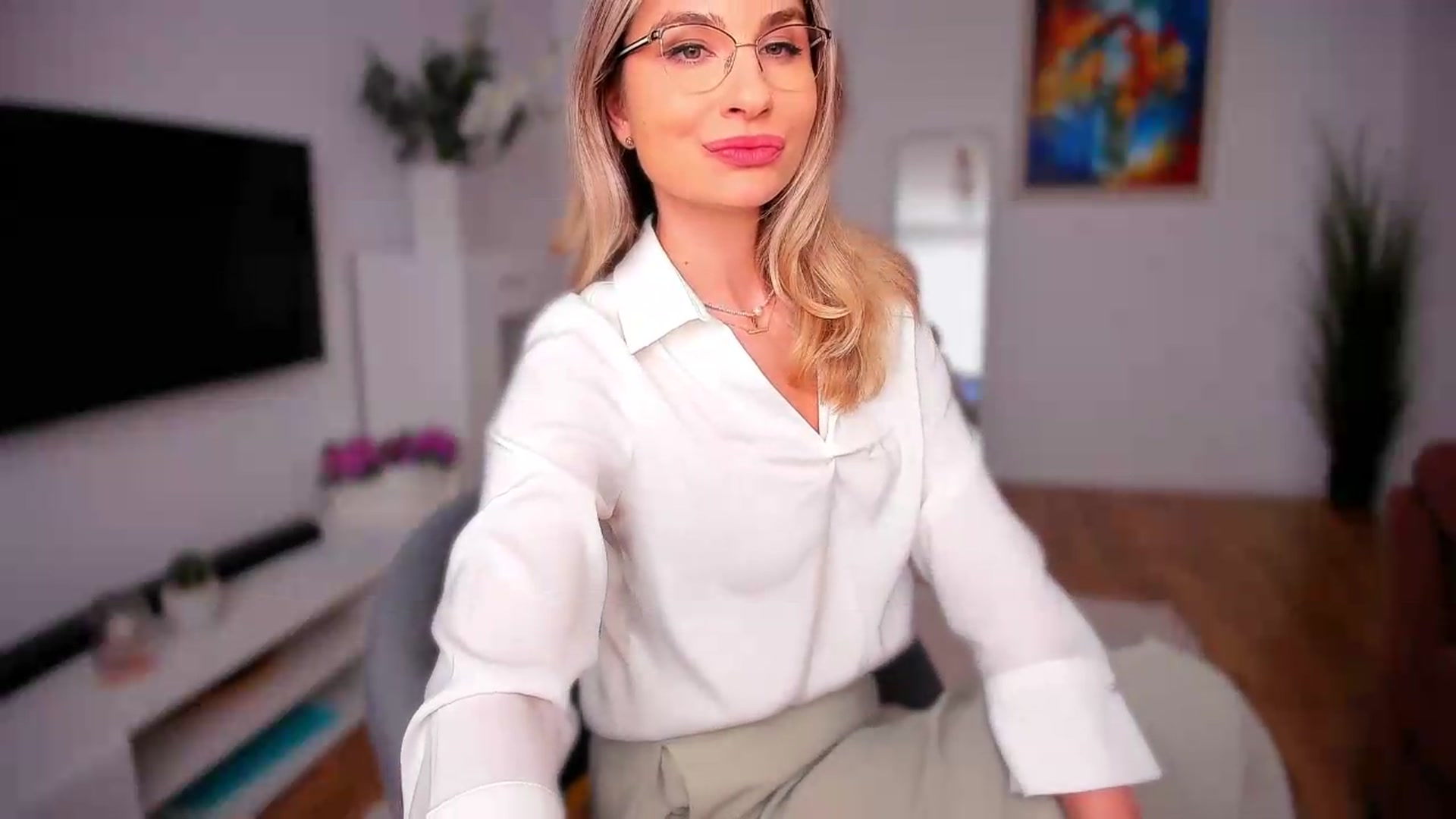 Gallery image thumbnail from AlyMiss's myfreecams stream on, 05/15/2026, 14:27 image 10 of 20