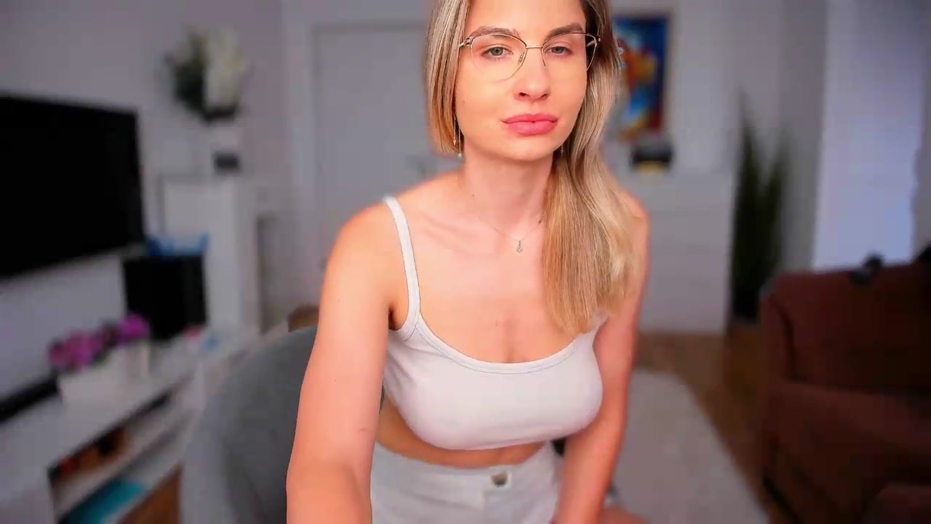 Gallery image thumbnail from AlyMiss's myfreecams stream on, 08/07/2026, 14:21 image 14 of 20
