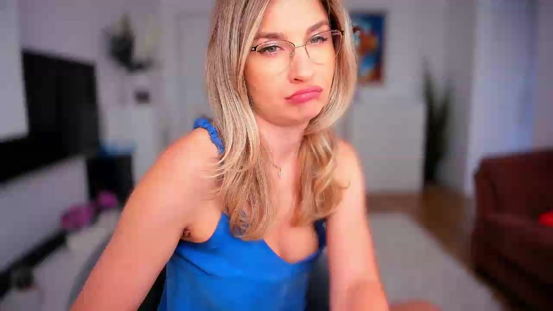 Gallery image thumbnail from AlyMiss's myfreecams stream on, 08/14/2026, 13:41 image 15 of 20