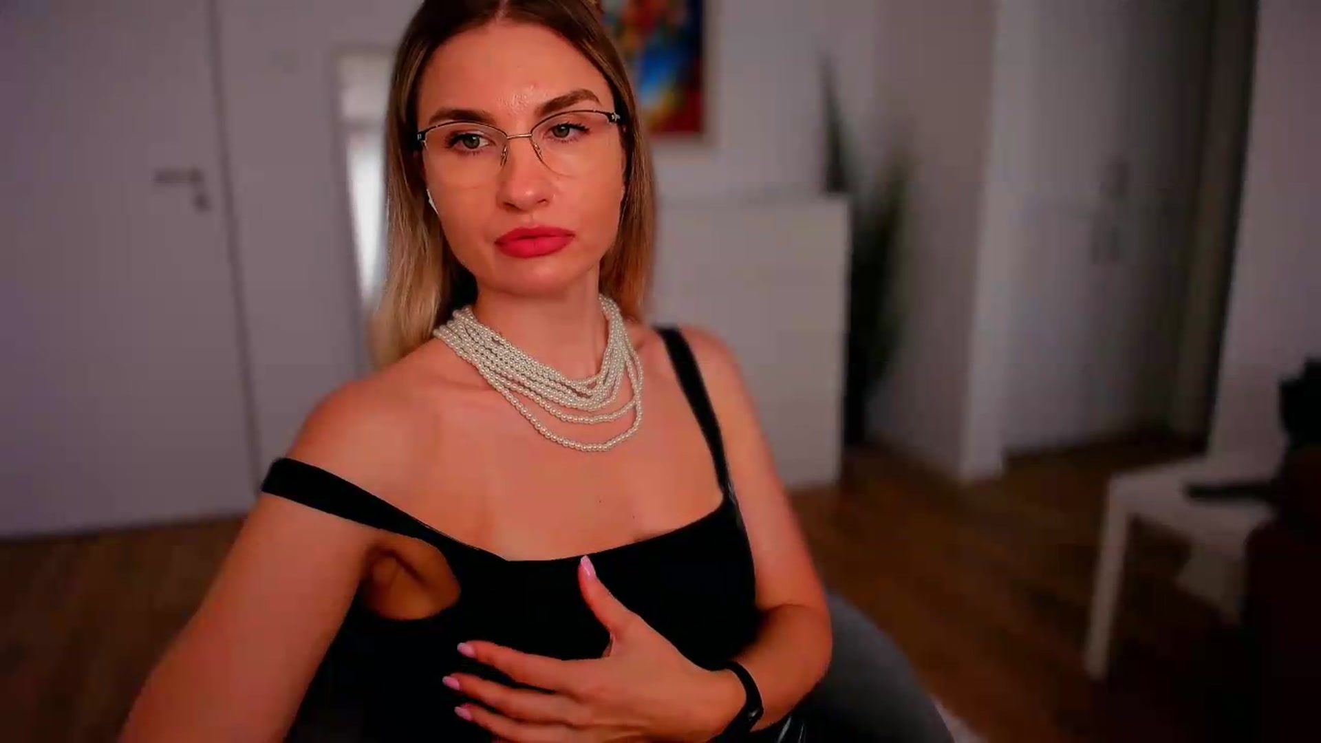 Gallery image thumbnail from AlyMiss's myfreecams stream on, 08/19/2026, 13:41 image 5 of 20