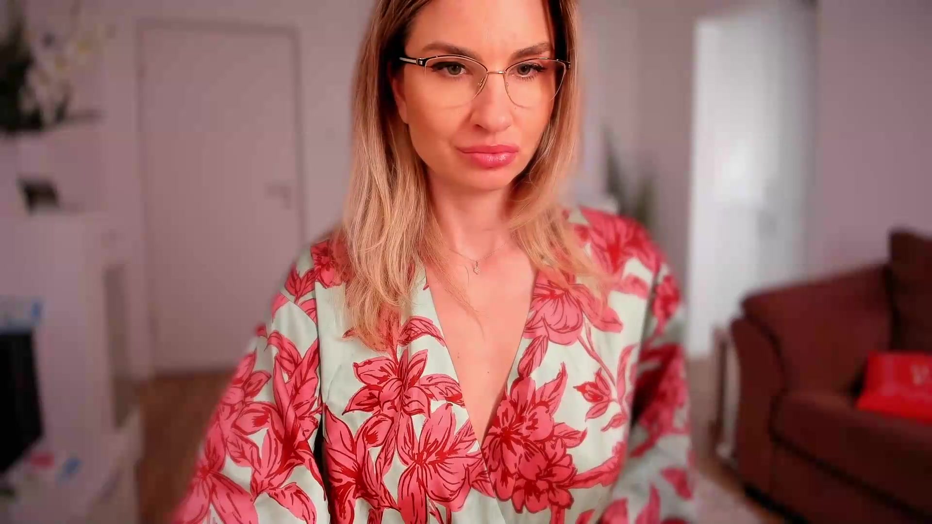 Gallery image thumbnail from AlyMiss's myfreecams stream on, 08/20/2026, 14:06 image 16 of 20