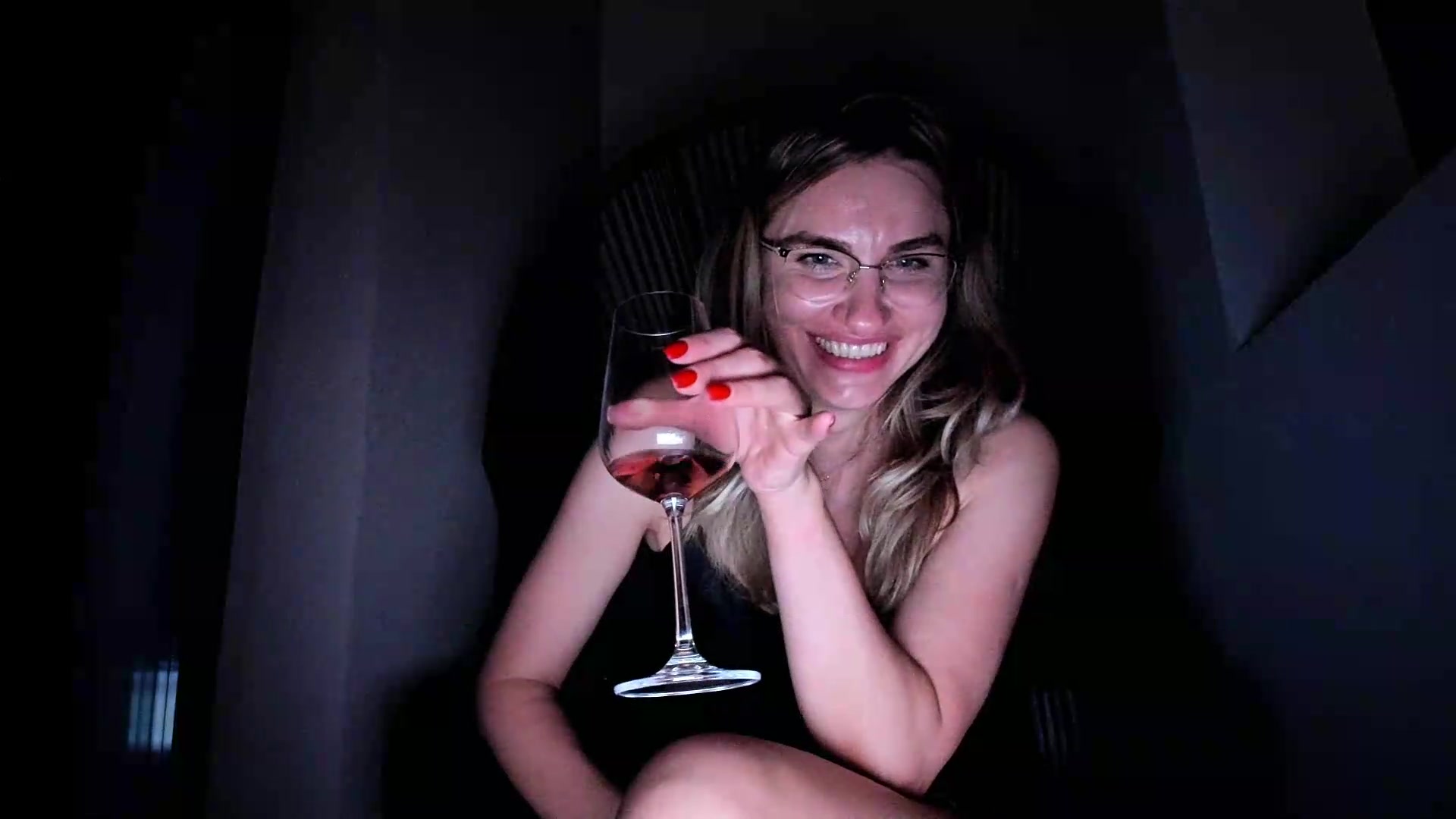 Gallery image thumbnail from AlyMiss's myfreecams stream on, 09/07/2026, 21:19 image 3 of 20