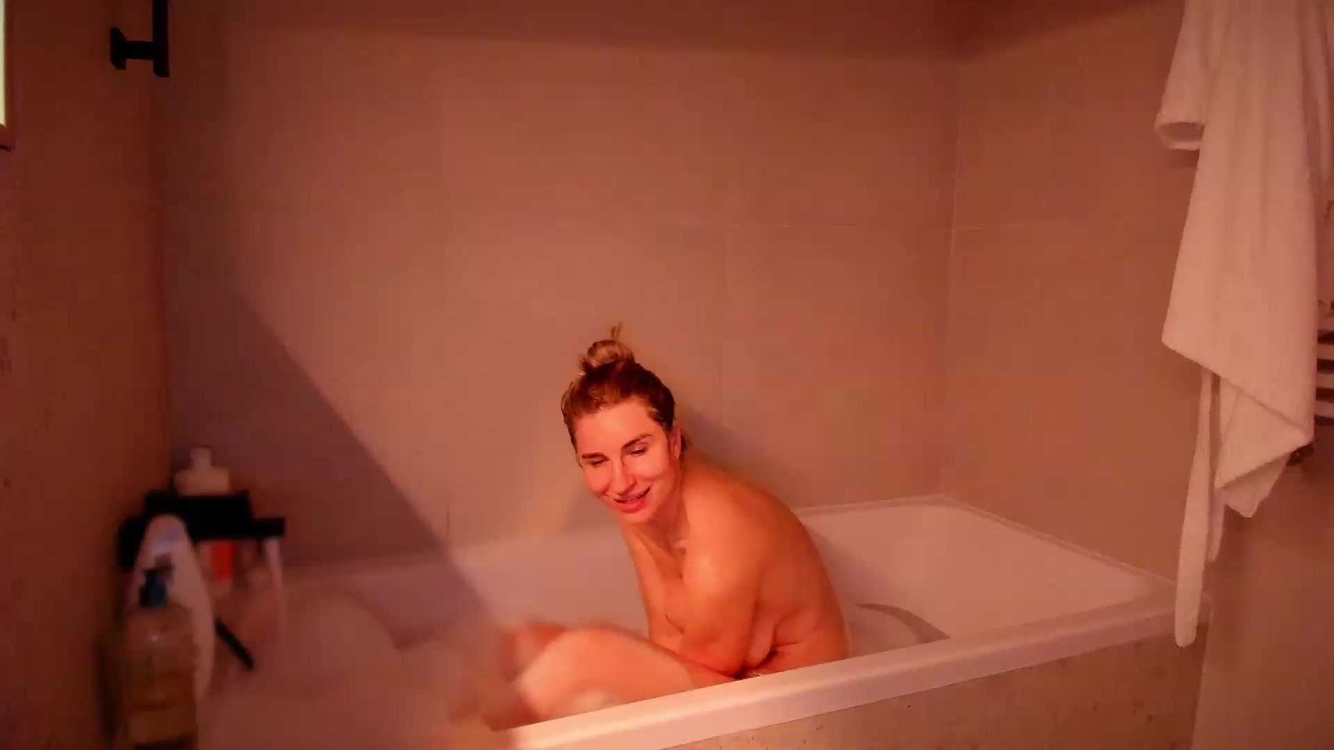 Gallery image thumbnail from AlyMiss's myfreecams stream on, 09/07/2026, 21:36 image 19 of 20