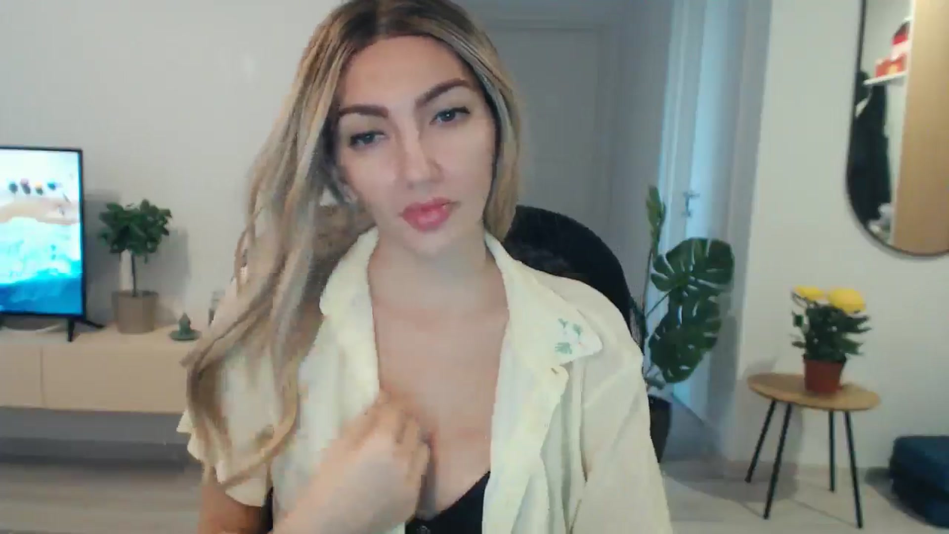 Gallery image thumbnail from AlyVee's myfreecams stream on, 09/22/2025, 15:21 image 16 of 20