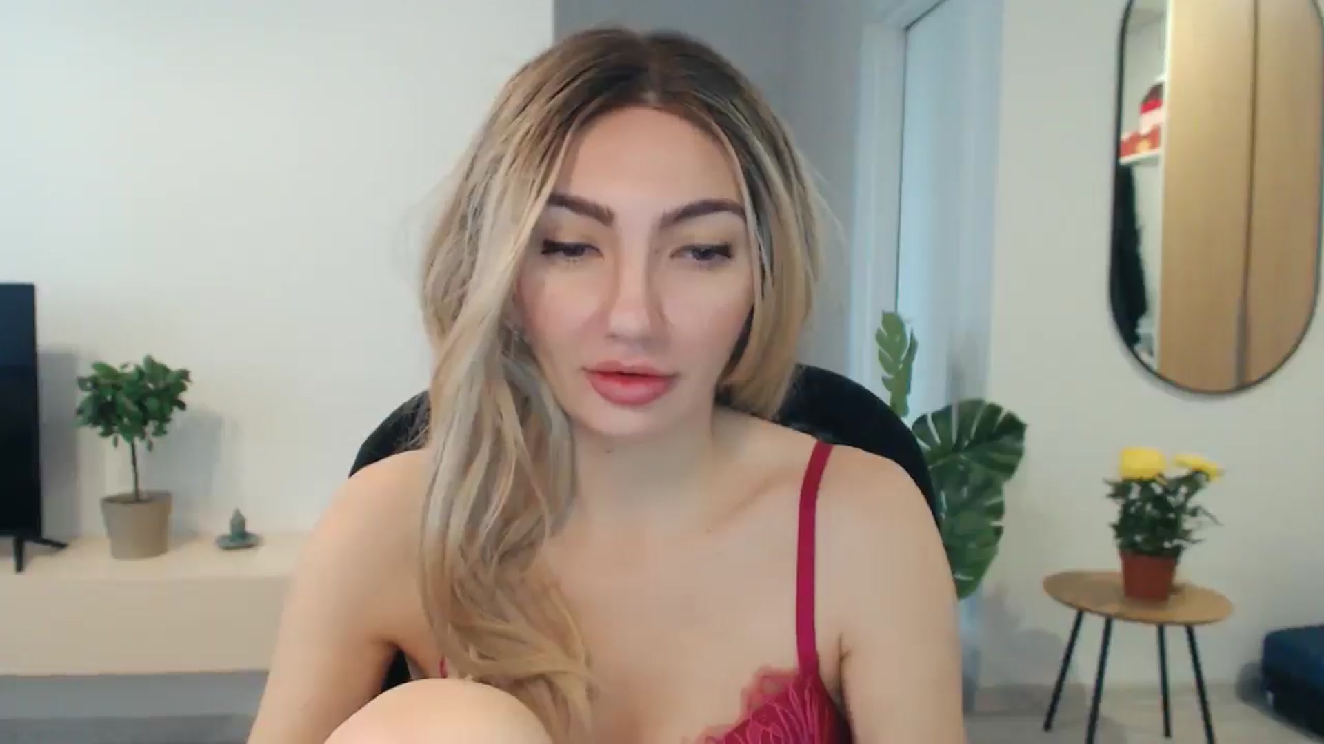 Gallery image thumbnail from AlyVee's myfreecams stream on, 09/27/2025, 13:03 image 8 of 20