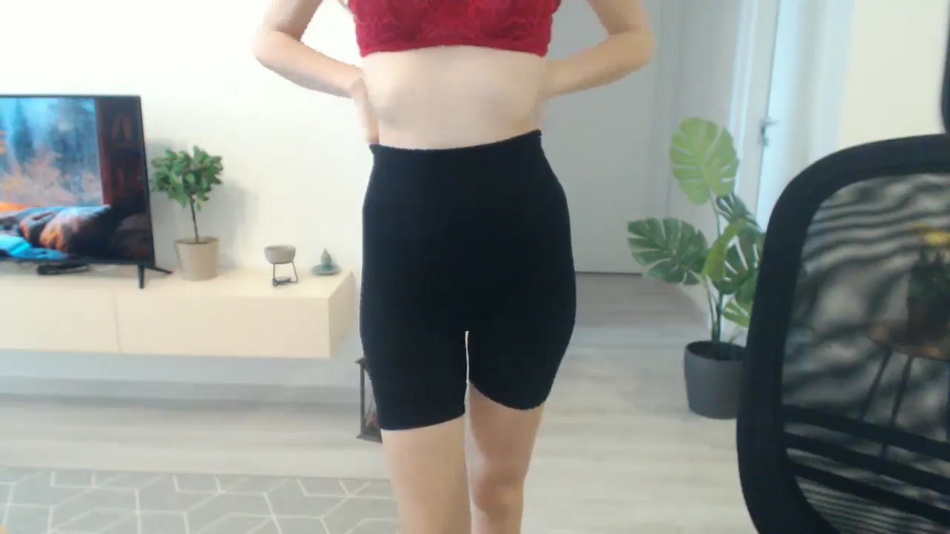 Gallery image thumbnail from AlyVee's myfreecams stream on, 10/05/2025, 13:12 image 19 of 20