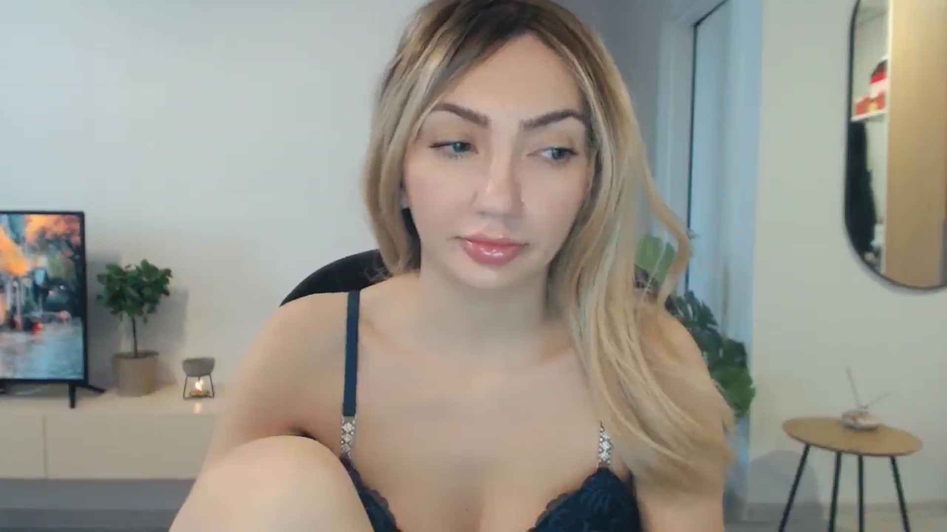 Gallery image thumbnail from AlyVee's myfreecams stream on, 10/21/2025, 10:36 image 18 of 20