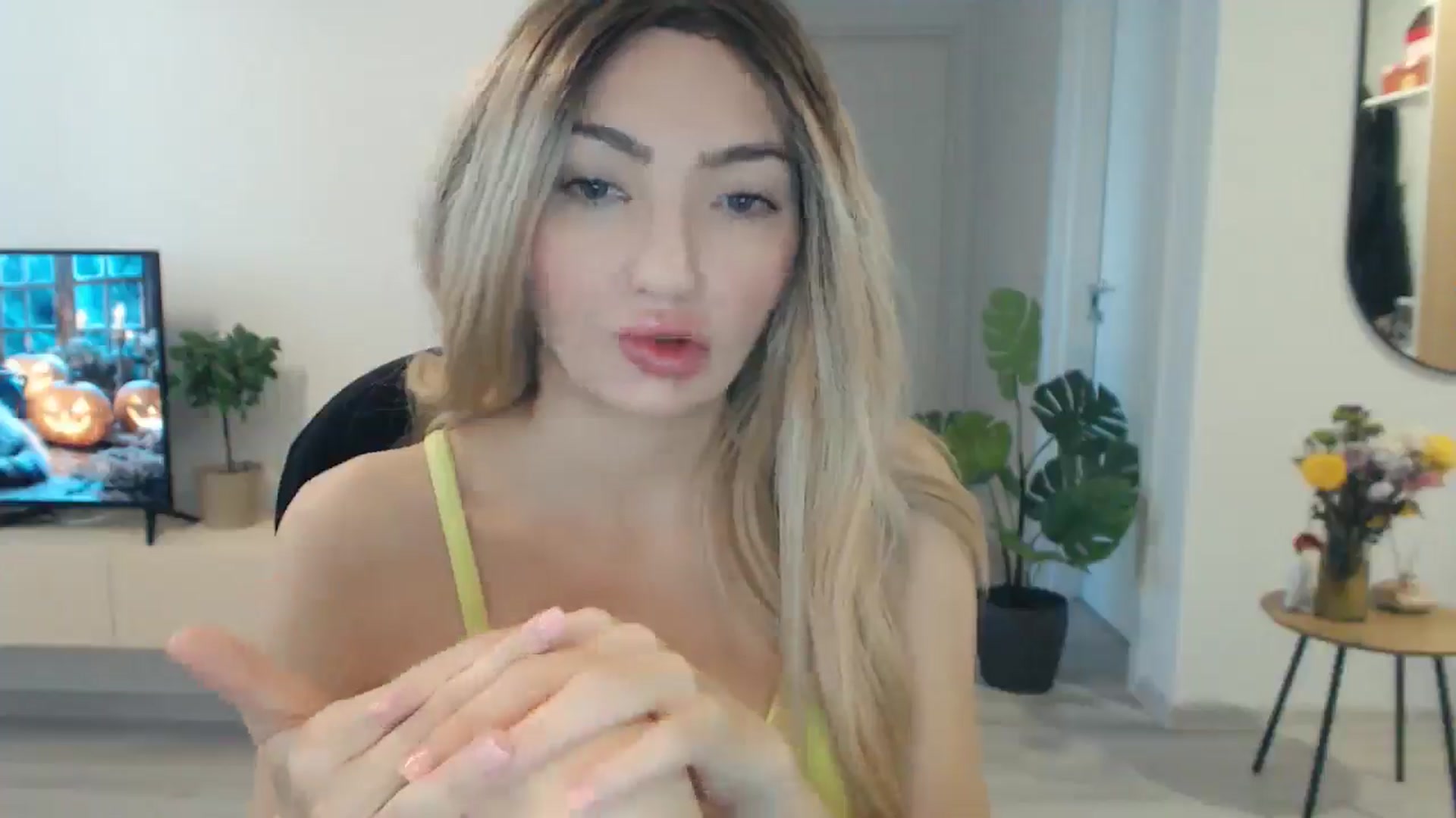 Gallery image thumbnail from AlyVee's myfreecams stream on, 10/30/2025, 11:25 image 9 of 20