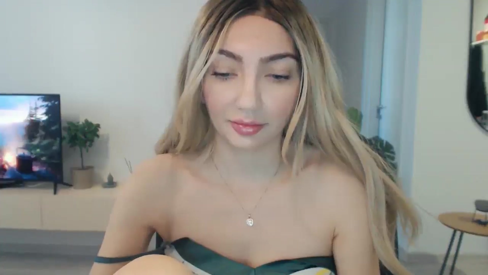 Gallery image thumbnail from AlyVee's myfreecams stream on, 11/02/2025, 09:53 image 17 of 20