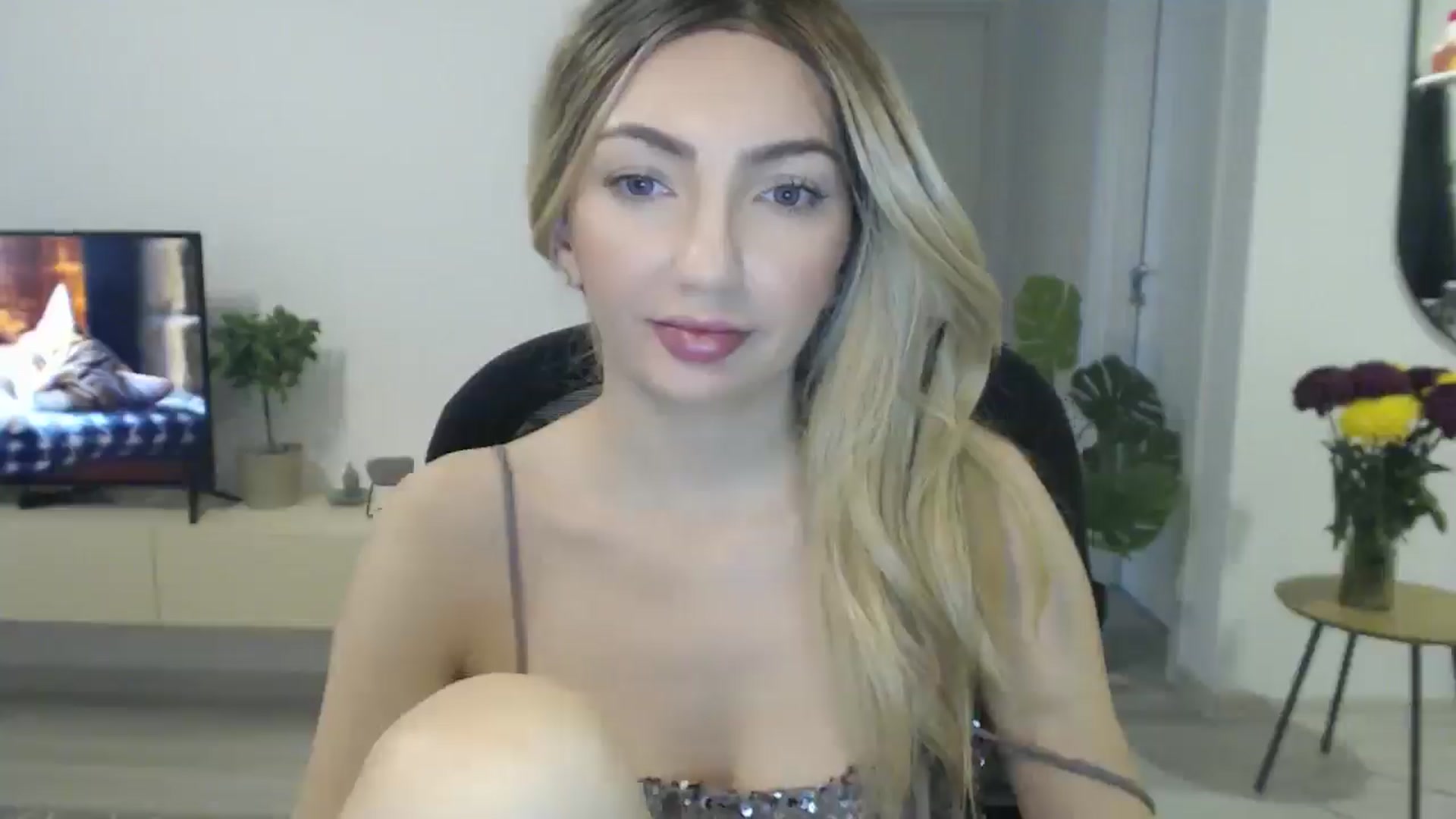 Gallery image thumbnail from AlyVee's myfreecams stream on, 11/09/2025, 13:44 image 14 of 20