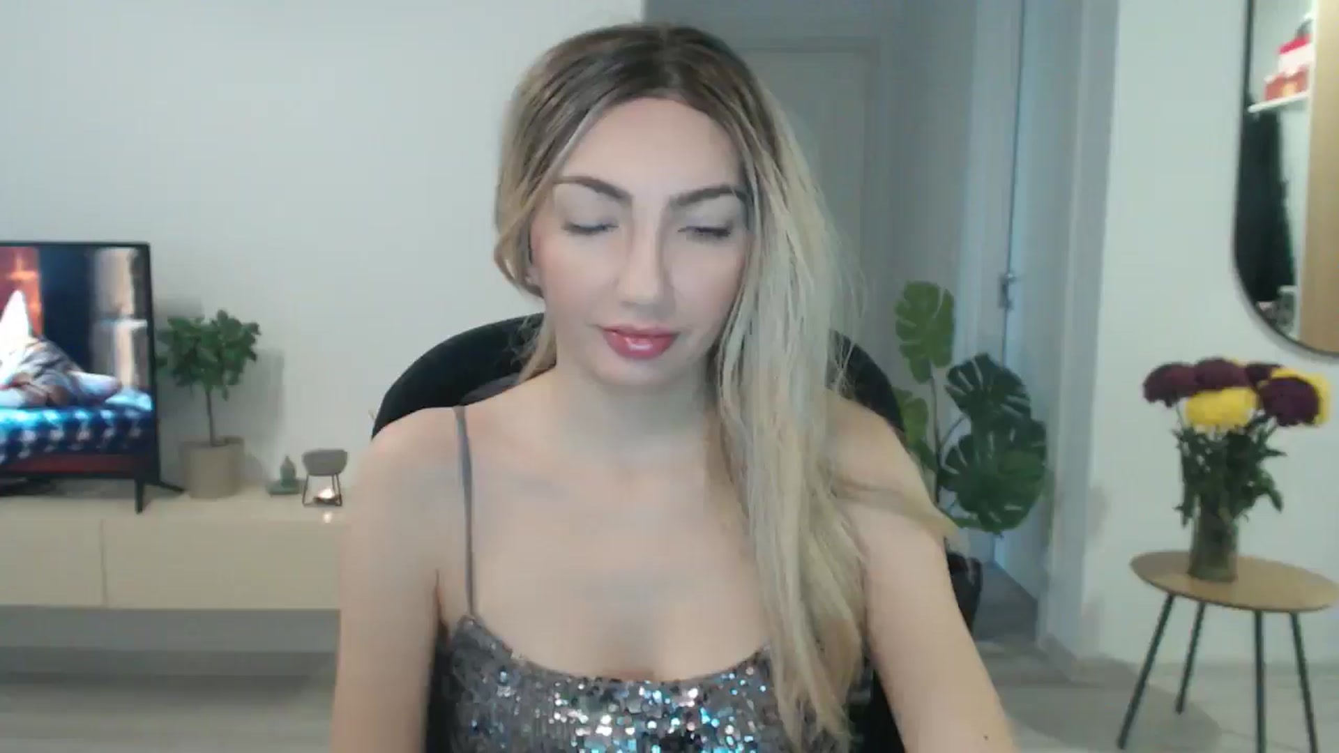 Gallery image thumbnail from AlyVee's myfreecams stream on, 11/09/2025, 13:44 image 3 of 20