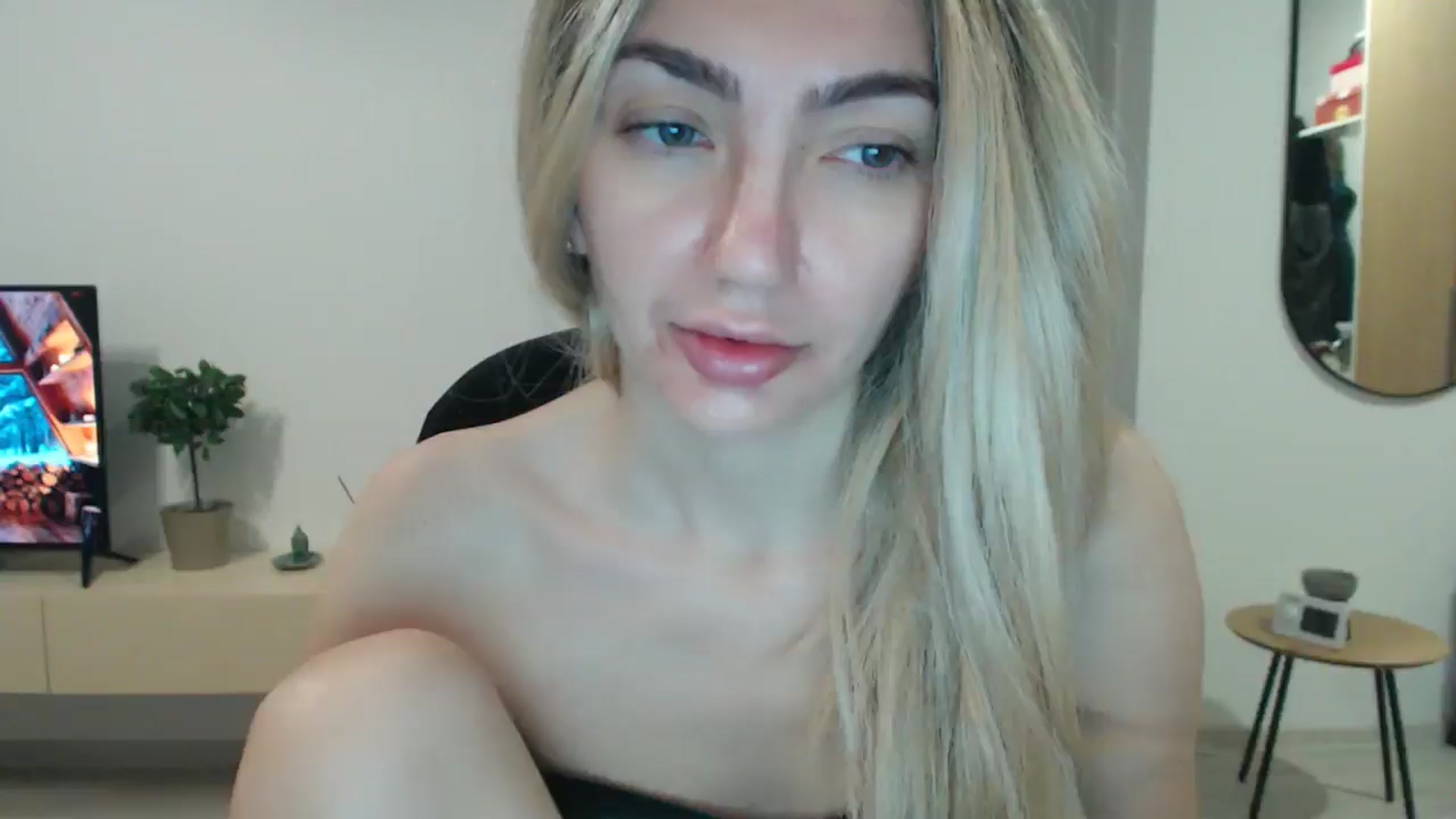Gallery image thumbnail from AlyVee's myfreecams stream on, 12/06/2025, 12:48 image 1 of 20