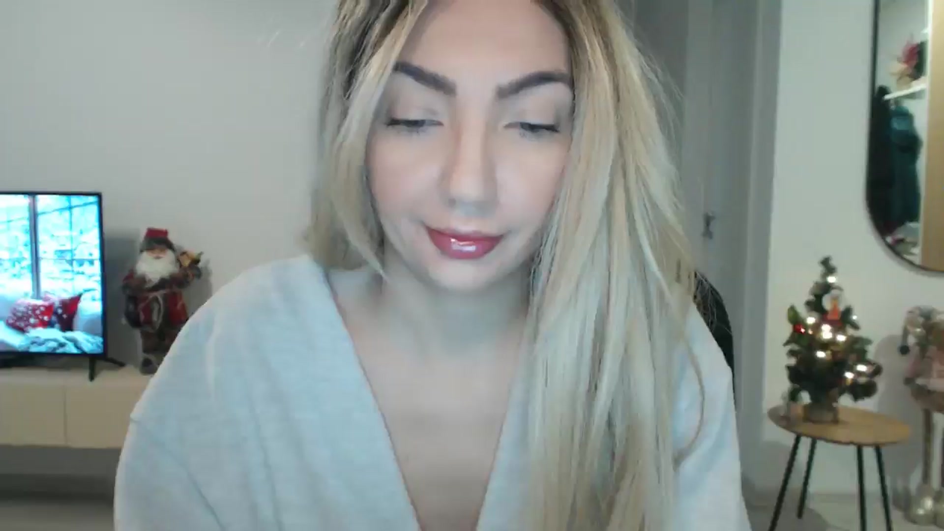 Gallery image thumbnail from AlyVee's myfreecams stream on, 12/22/2025, 12:44 image 12 of 20