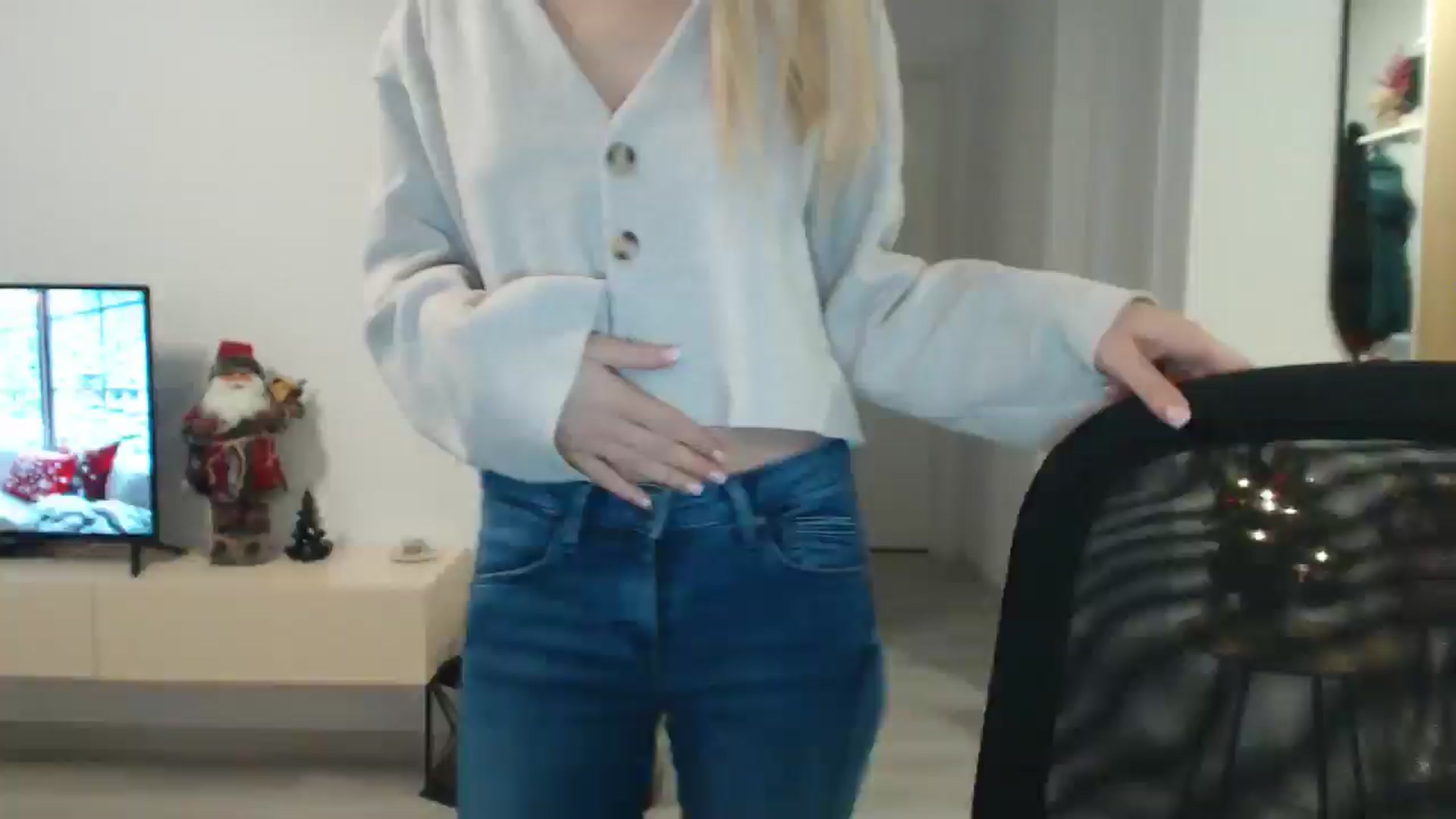 Gallery image thumbnail from AlyVee's myfreecams stream on, 12/22/2025, 12:44 image 10 of 20