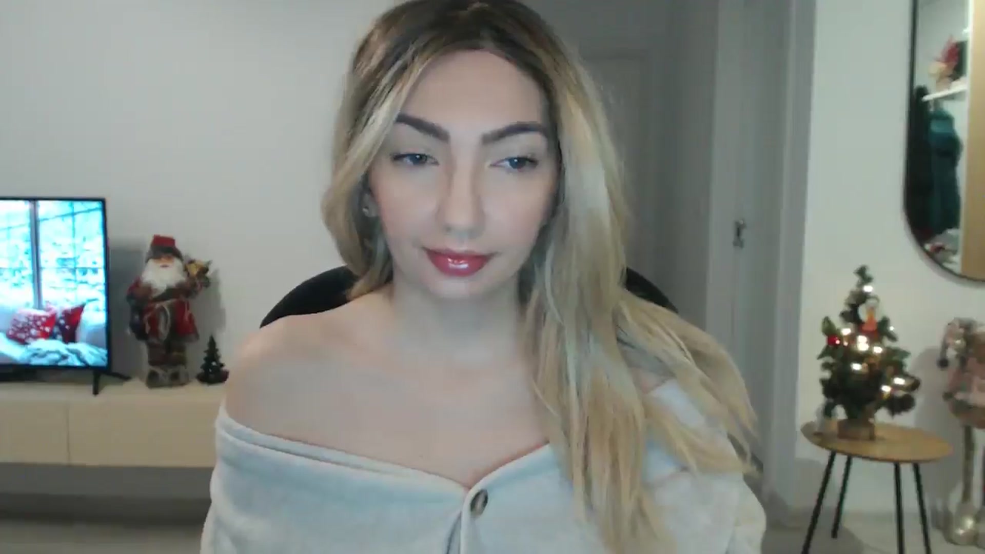 Gallery image thumbnail from AlyVee's myfreecams stream on, 12/22/2025, 12:44 image 14 of 20