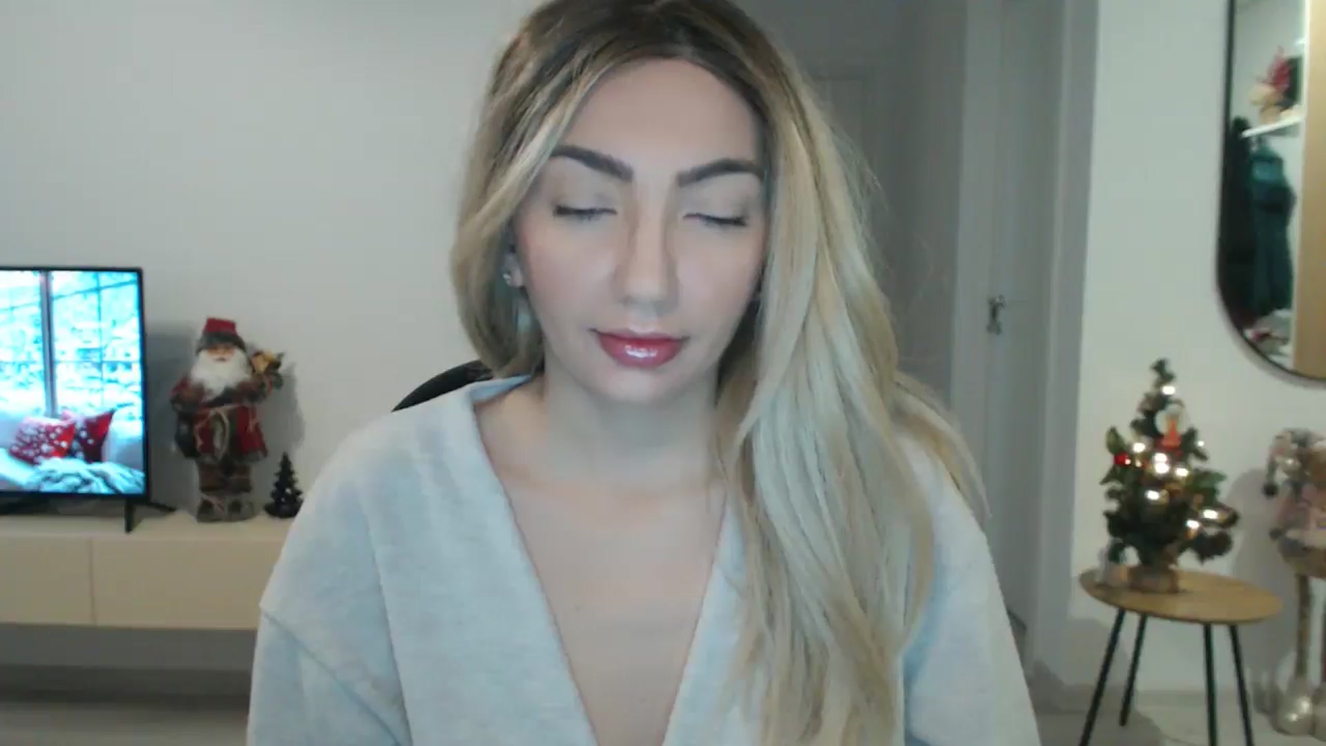 Gallery image thumbnail from AlyVee's myfreecams stream on, 12/22/2025, 12:44 image 13 of 20