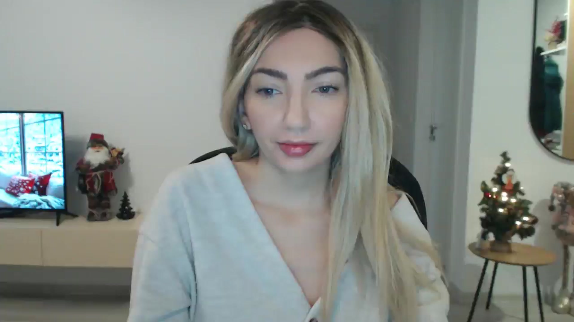 Gallery image thumbnail from AlyVee's myfreecams stream on, 12/22/2025, 12:44 image 4 of 20
