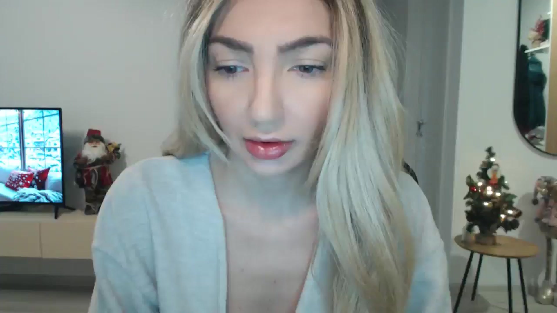 Gallery image thumbnail from AlyVee's myfreecams stream on, 12/22/2025, 12:44 image 1 of 20