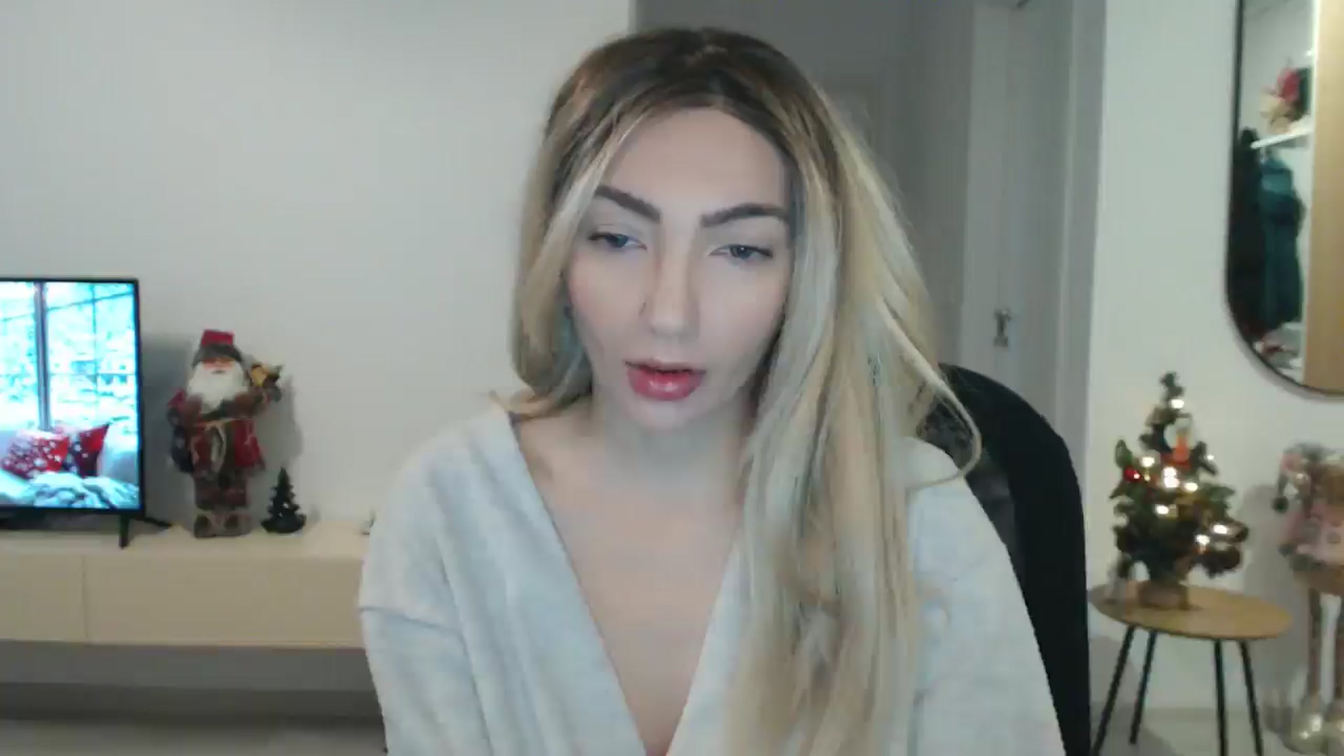 Gallery image thumbnail from AlyVee's myfreecams stream on, 12/22/2025, 12:44 image 9 of 20