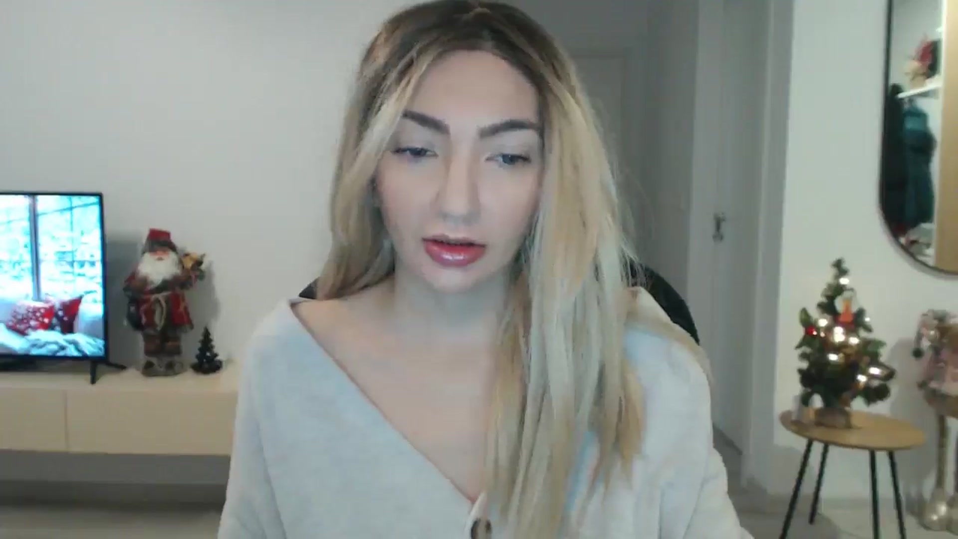 Gallery image thumbnail from AlyVee's myfreecams stream on, 12/22/2025, 12:44 image 15 of 20