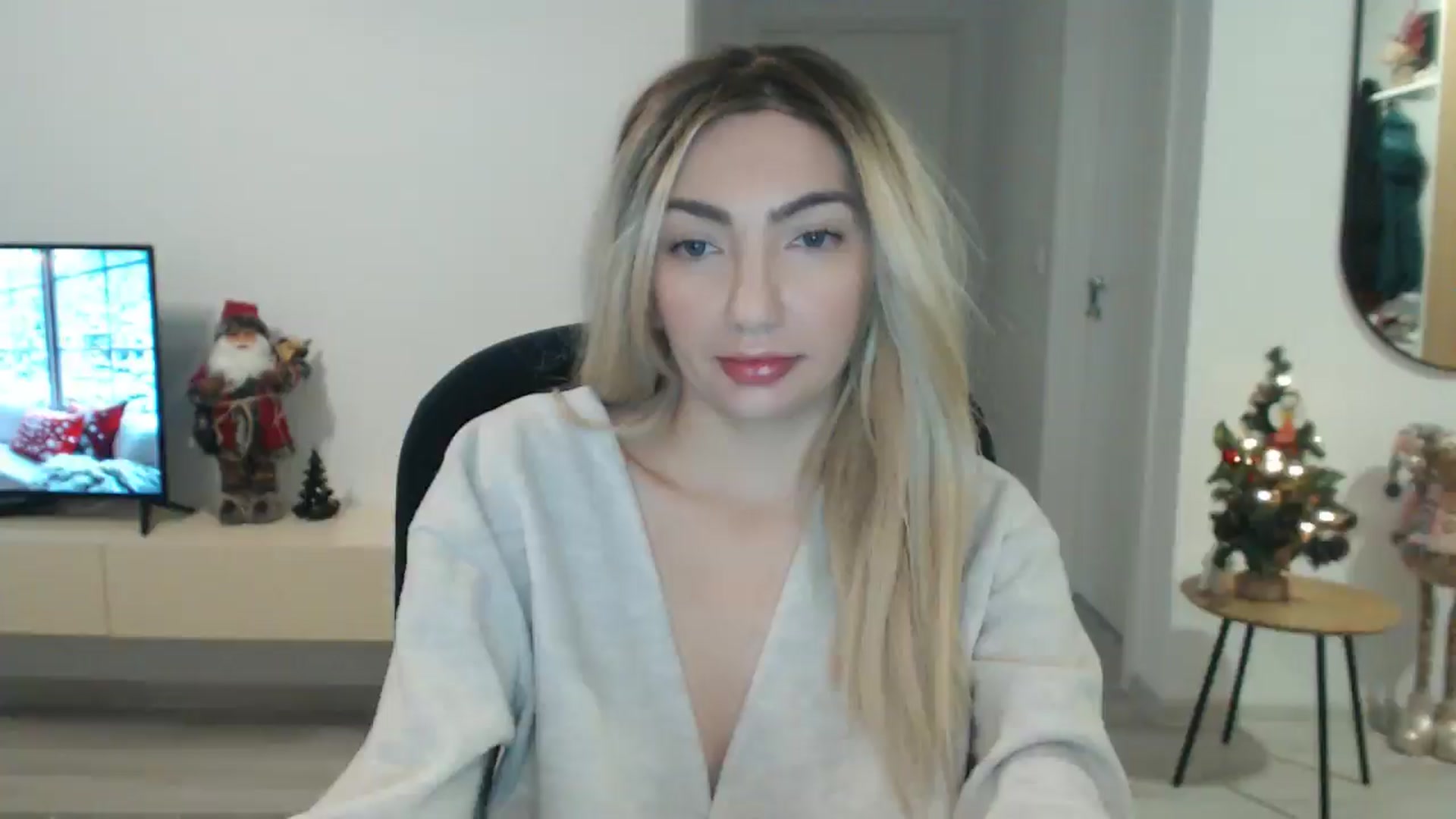 Gallery image thumbnail from AlyVee's myfreecams stream on, 12/22/2025, 14:37 image 1 of 20