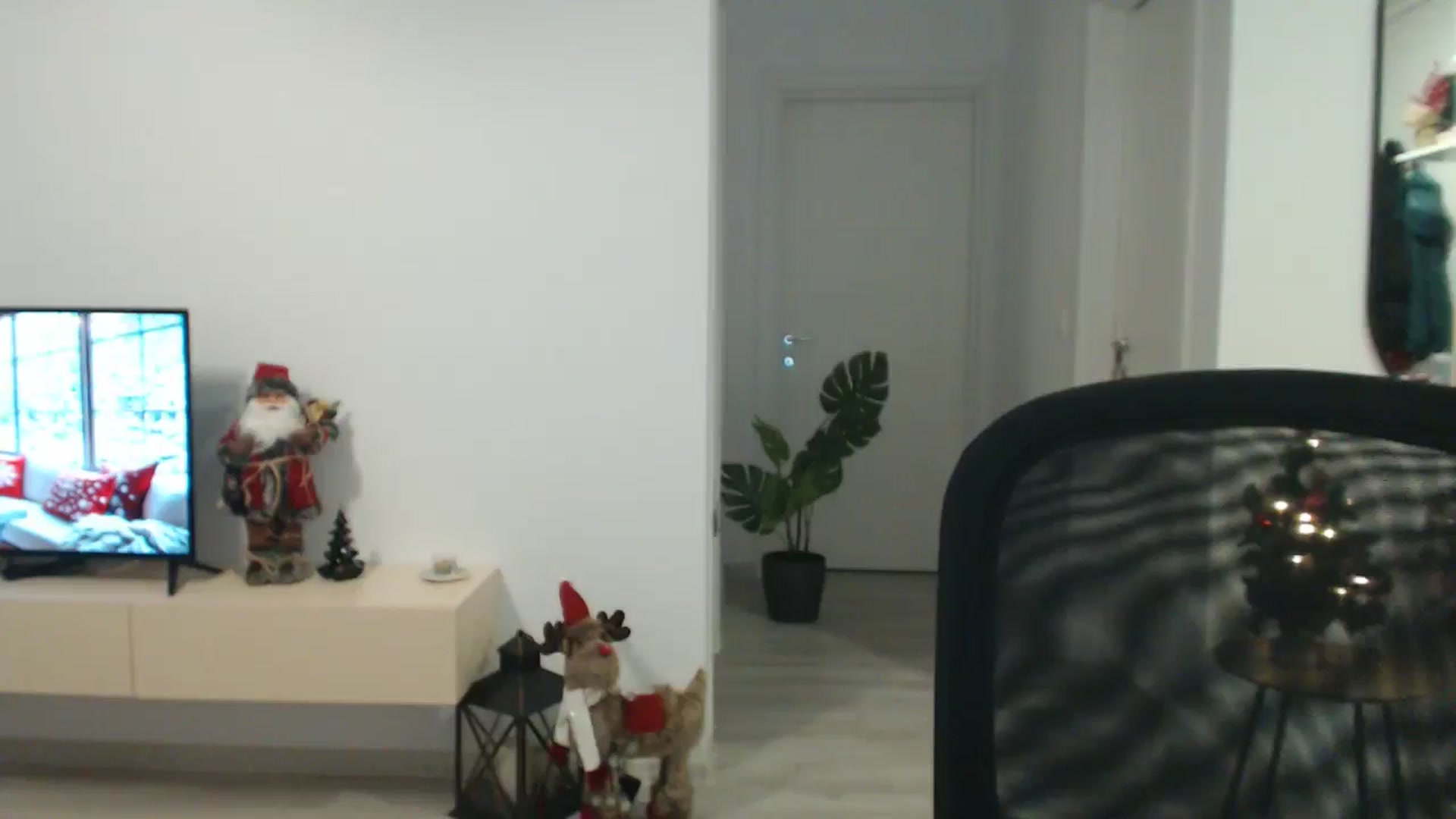 Gallery image thumbnail from AlyVee's myfreecams stream on, 12/22/2025, 14:37 image 17 of 20