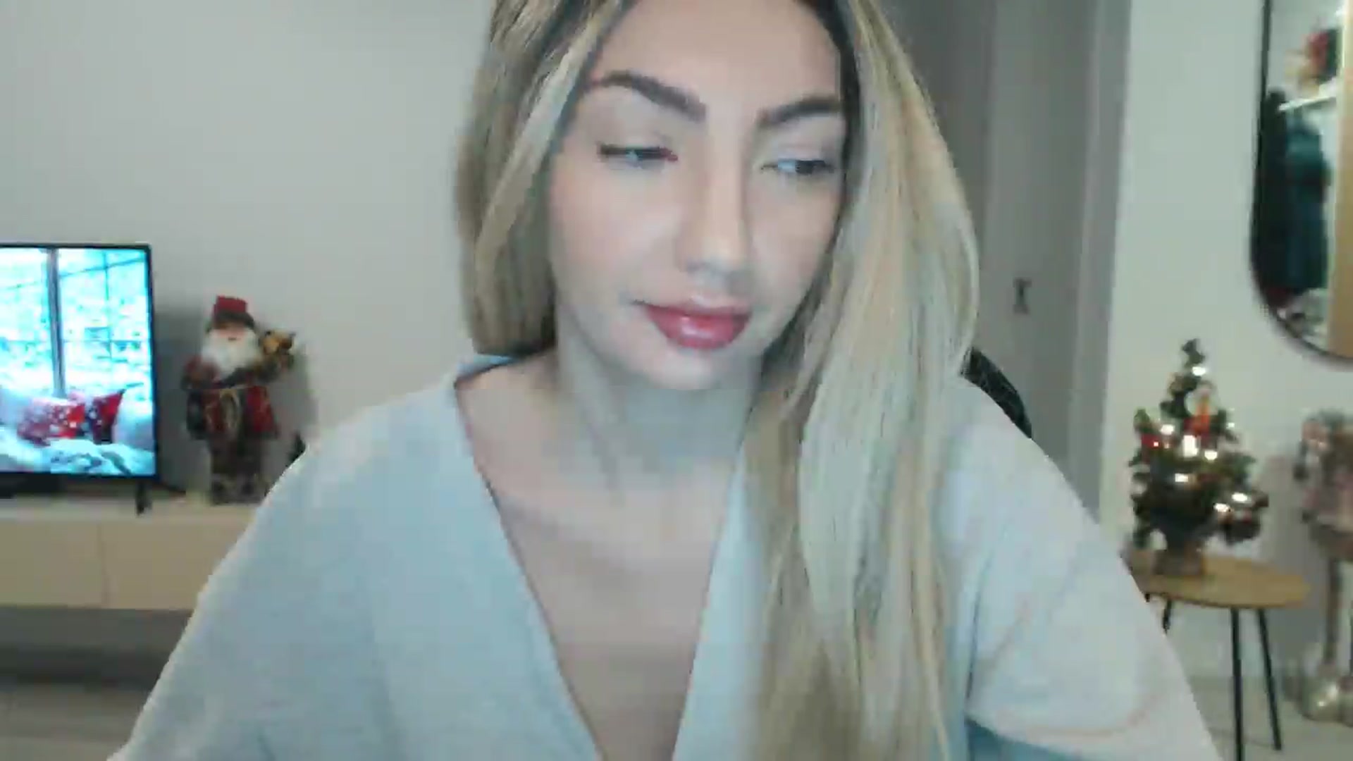 Gallery image thumbnail from AlyVee's myfreecams stream on, 12/22/2025, 14:37 image 8 of 20