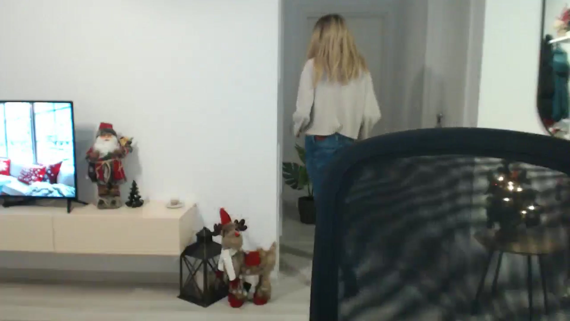 Gallery image thumbnail from AlyVee's myfreecams stream on, 12/22/2025, 14:37 image 16 of 20
