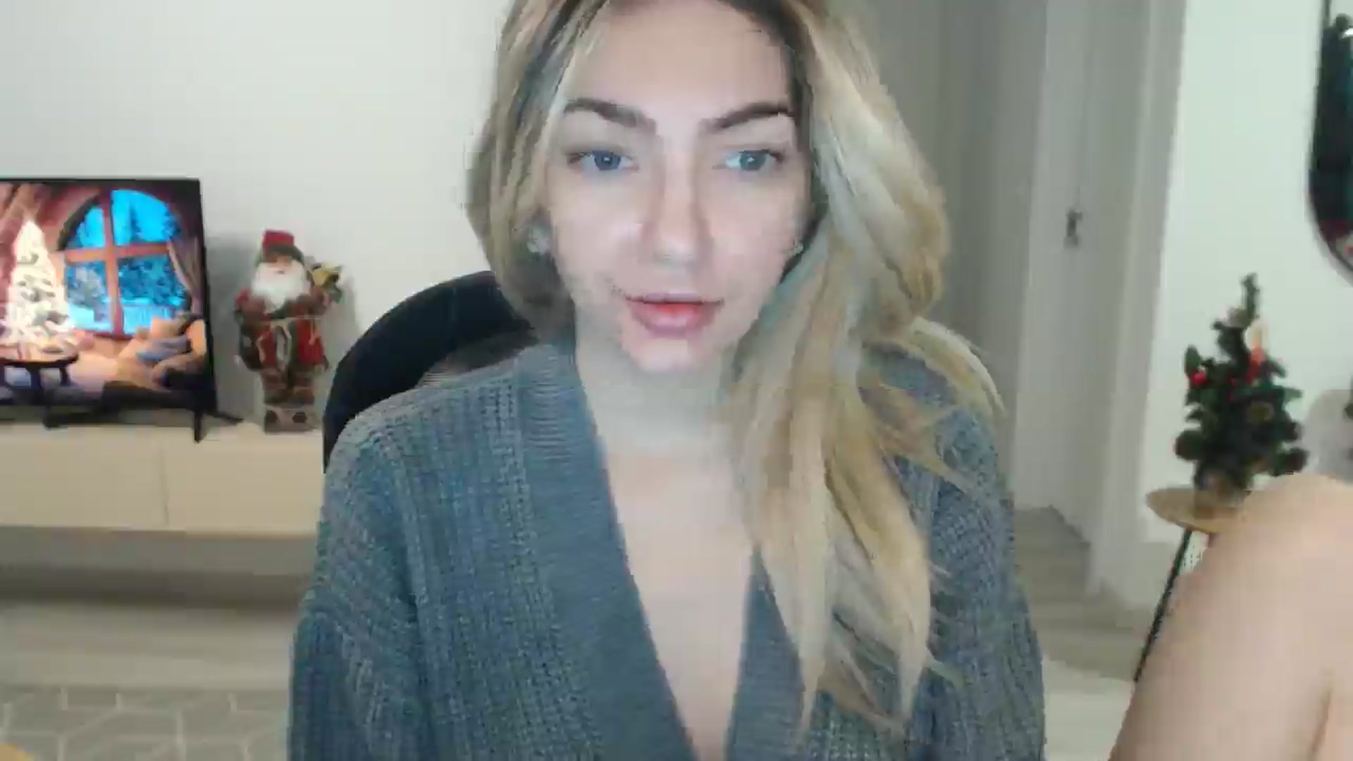 Gallery image thumbnail from AlyVee's myfreecams stream on, 12/23/2025, 14:01 image 19 of 20