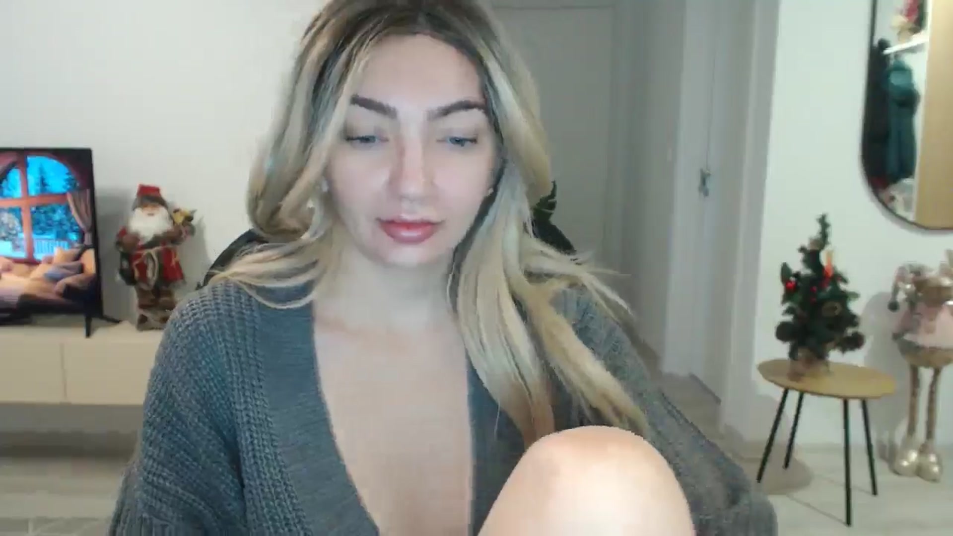 Gallery image thumbnail from AlyVee's myfreecams stream on, 12/23/2025, 14:01 image 7 of 20