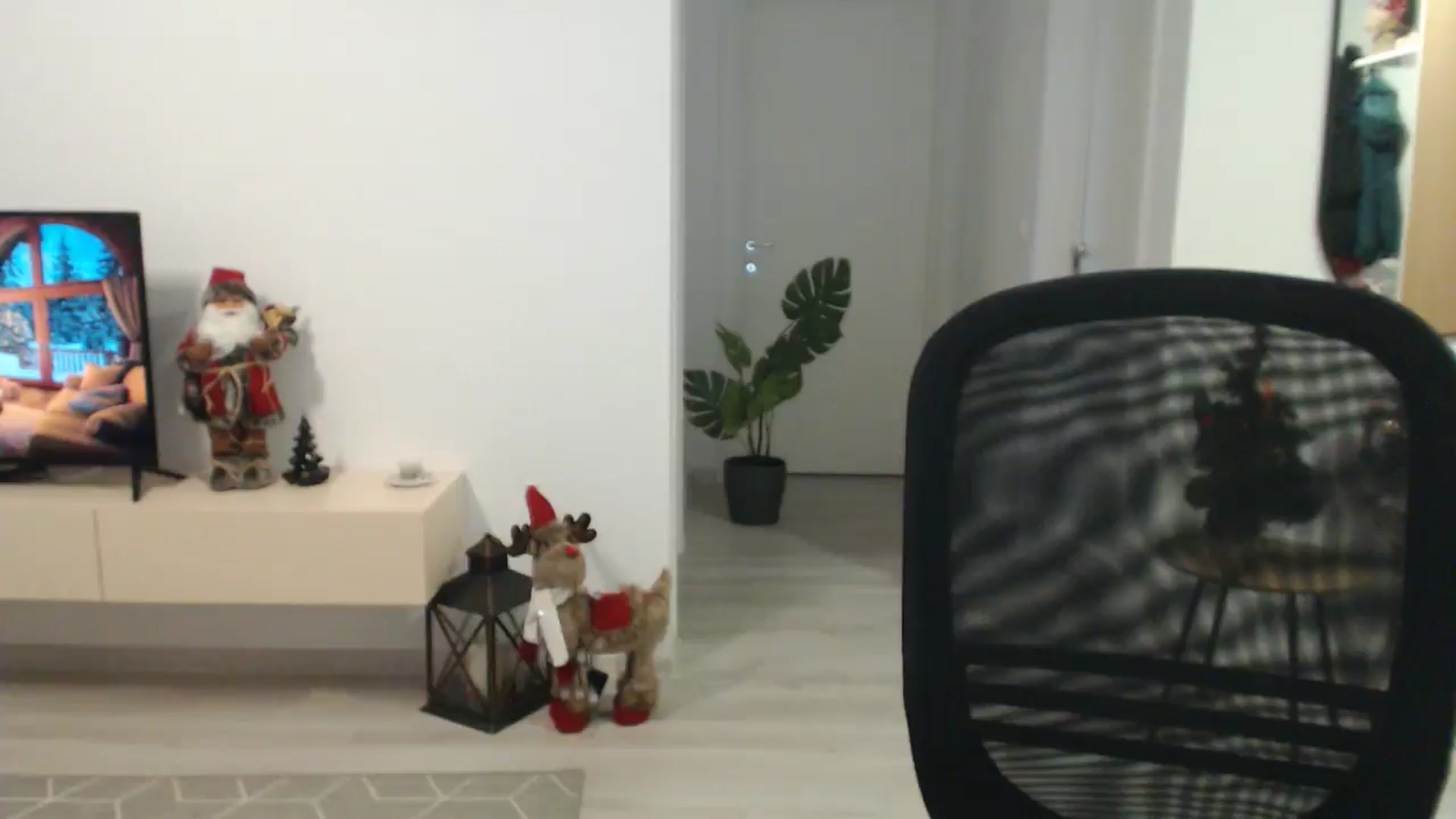 Gallery image thumbnail from AlyVee's myfreecams stream on, 12/23/2025, 14:01 image 6 of 20