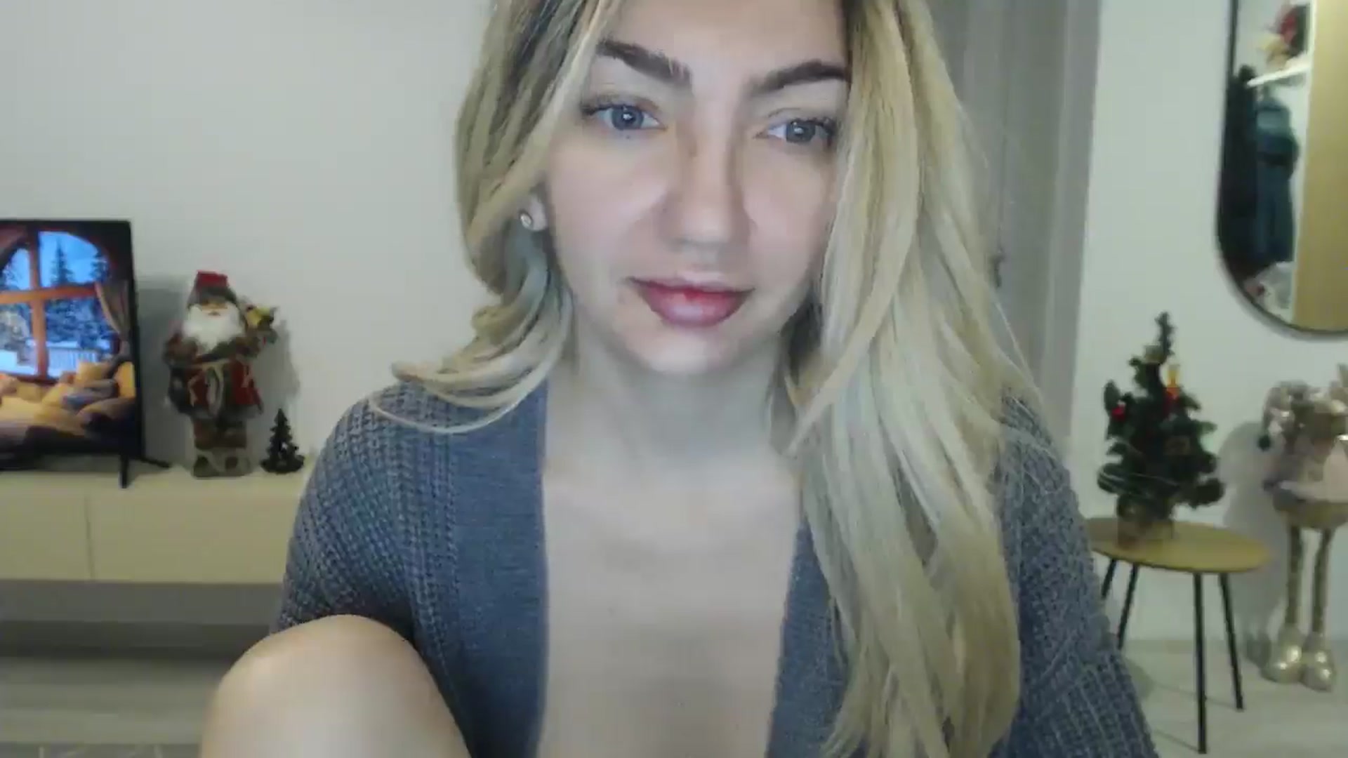 Gallery image thumbnail from AlyVee's myfreecams stream on, 12/23/2025, 14:01 image 13 of 20