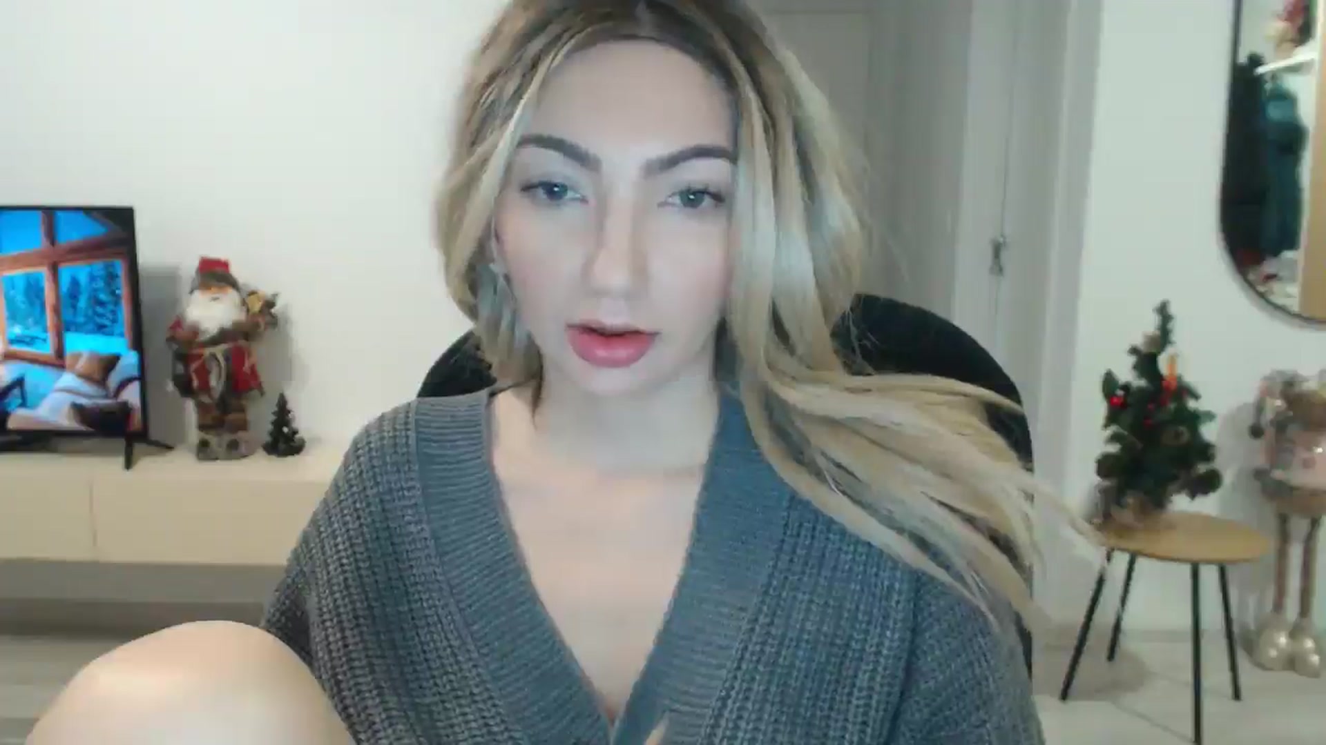 Gallery image thumbnail from AlyVee's myfreecams stream on, 12/24/2025, 10:40 image 18 of 20