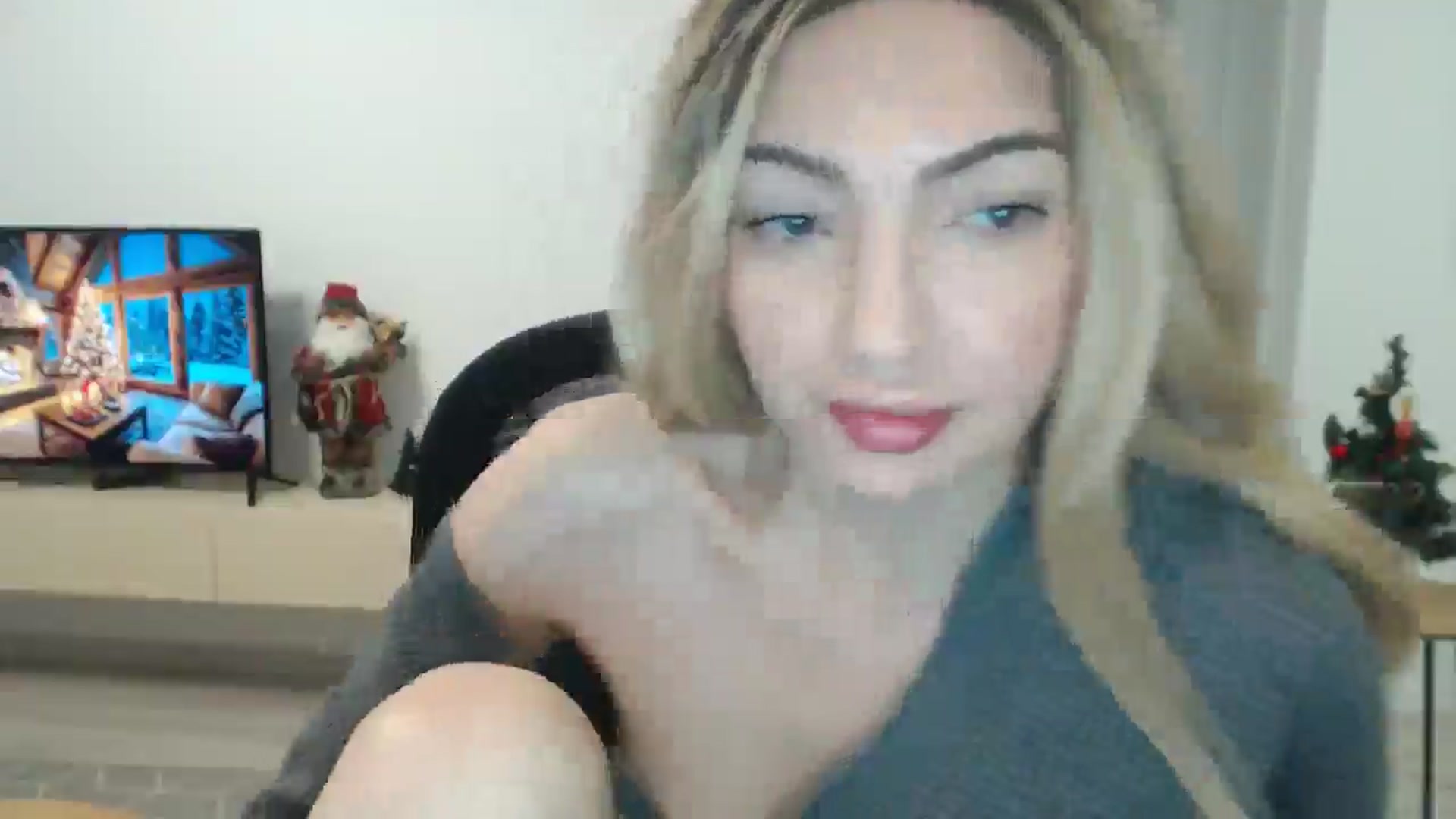 Gallery image thumbnail from AlyVee's myfreecams stream on, 12/24/2025, 10:40 image 15 of 20