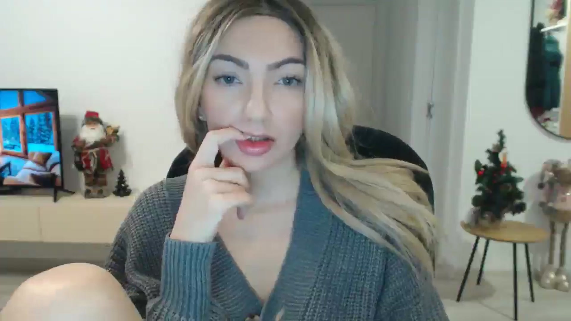 Gallery image thumbnail from AlyVee's myfreecams stream on, 12/24/2025, 10:40 image 19 of 20