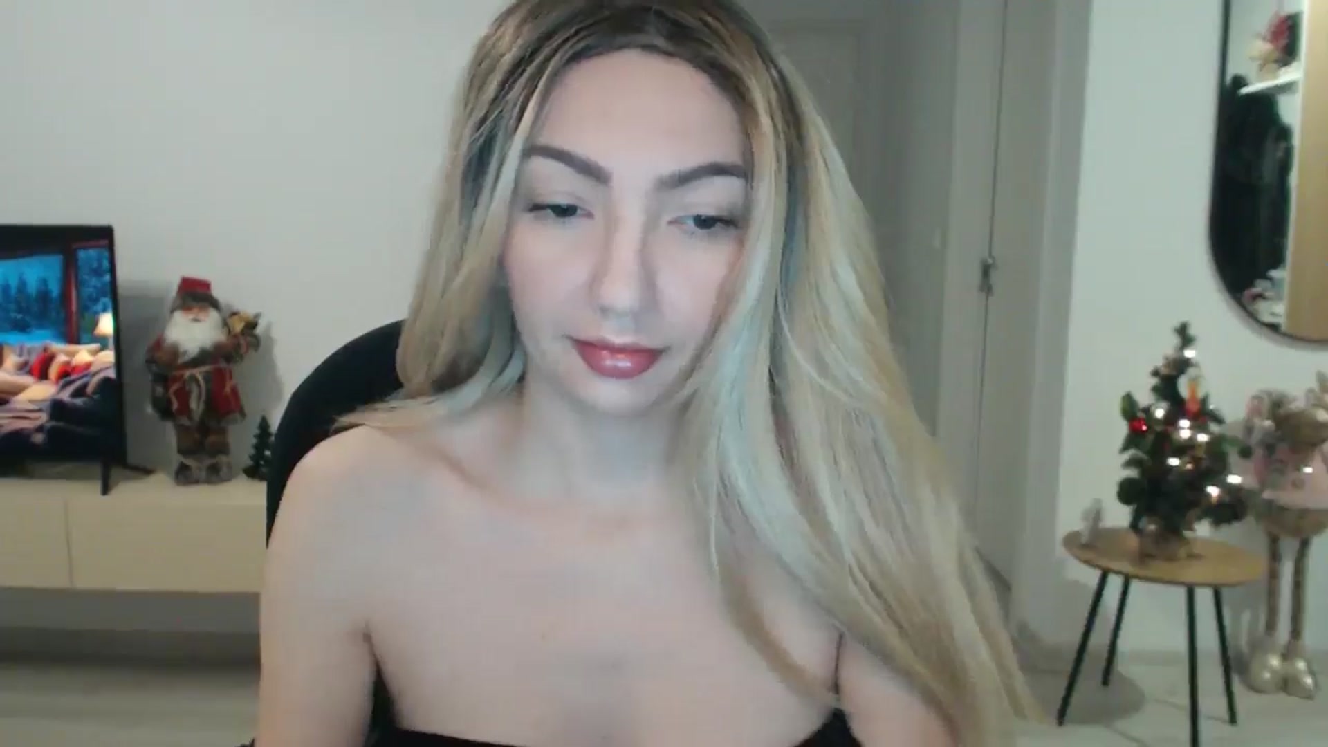Gallery image thumbnail from AlyVee's myfreecams stream on, 12/25/2025, 19:34 image 5 of 20