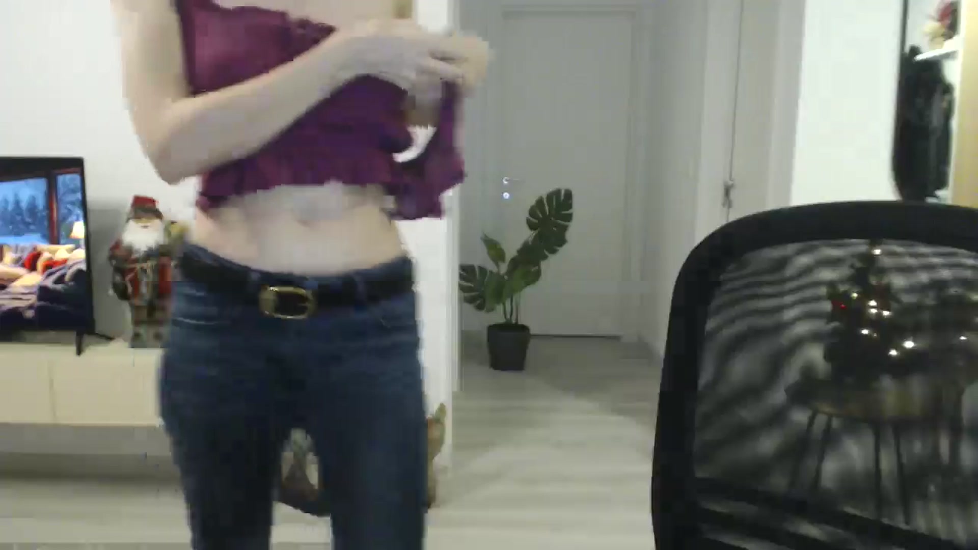 Gallery image thumbnail from AlyVee's myfreecams stream on, 12/25/2025, 19:34 image 14 of 20